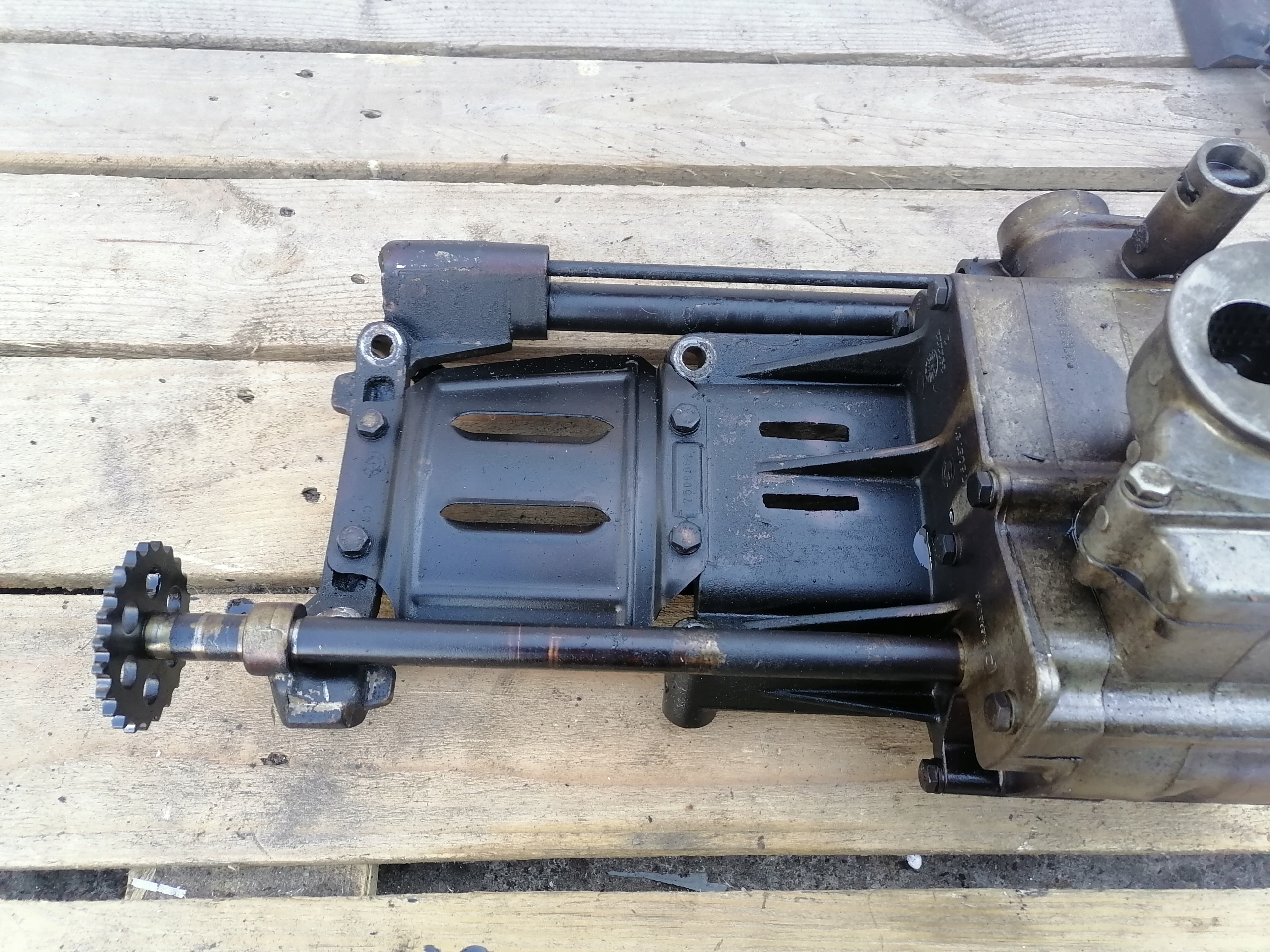 ÖLPUMPE BMW 7 E65 60 53 4.4 7508643