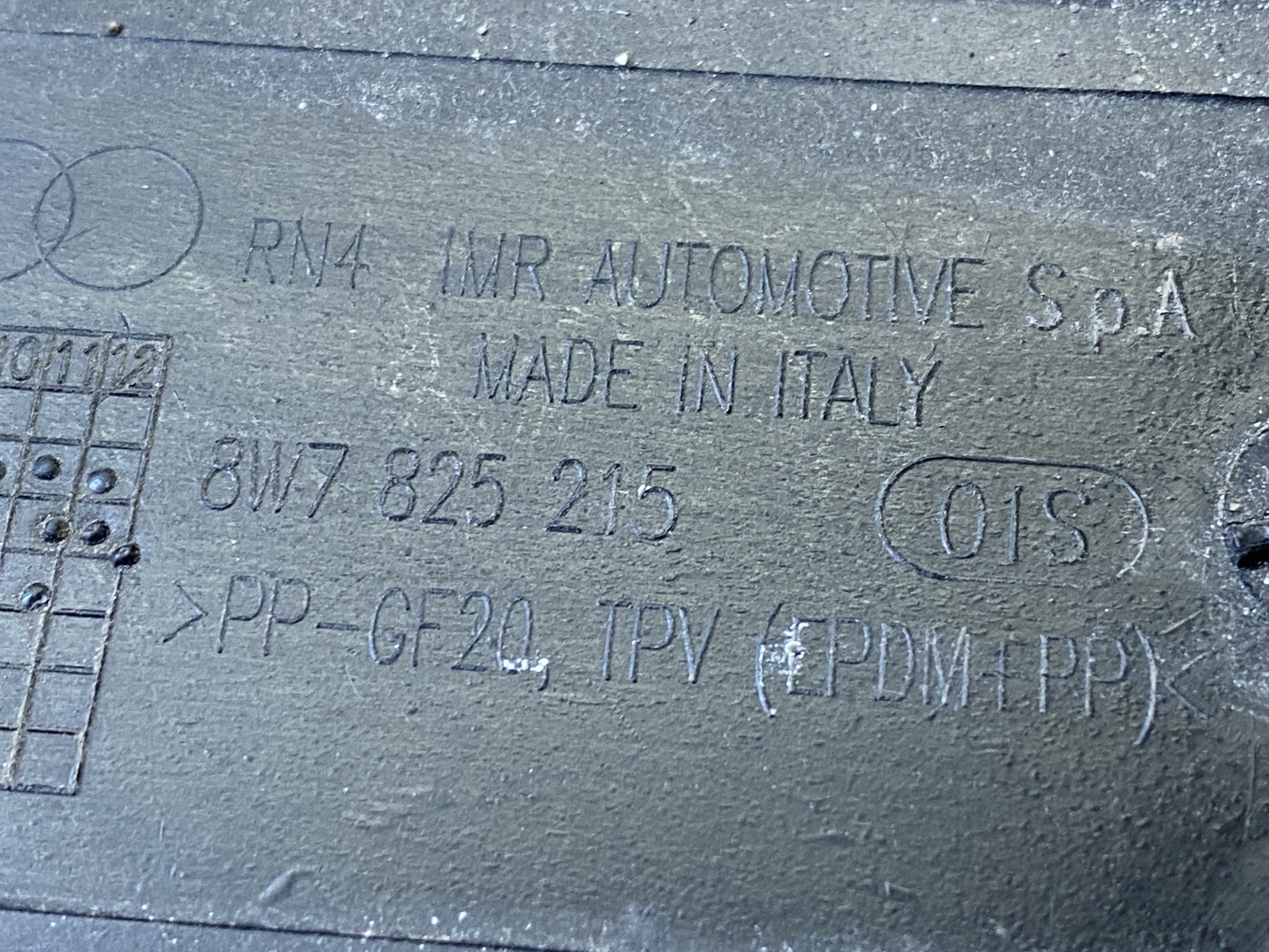 AUDI A5 8W CABRIO cover chassis left 8W7825215