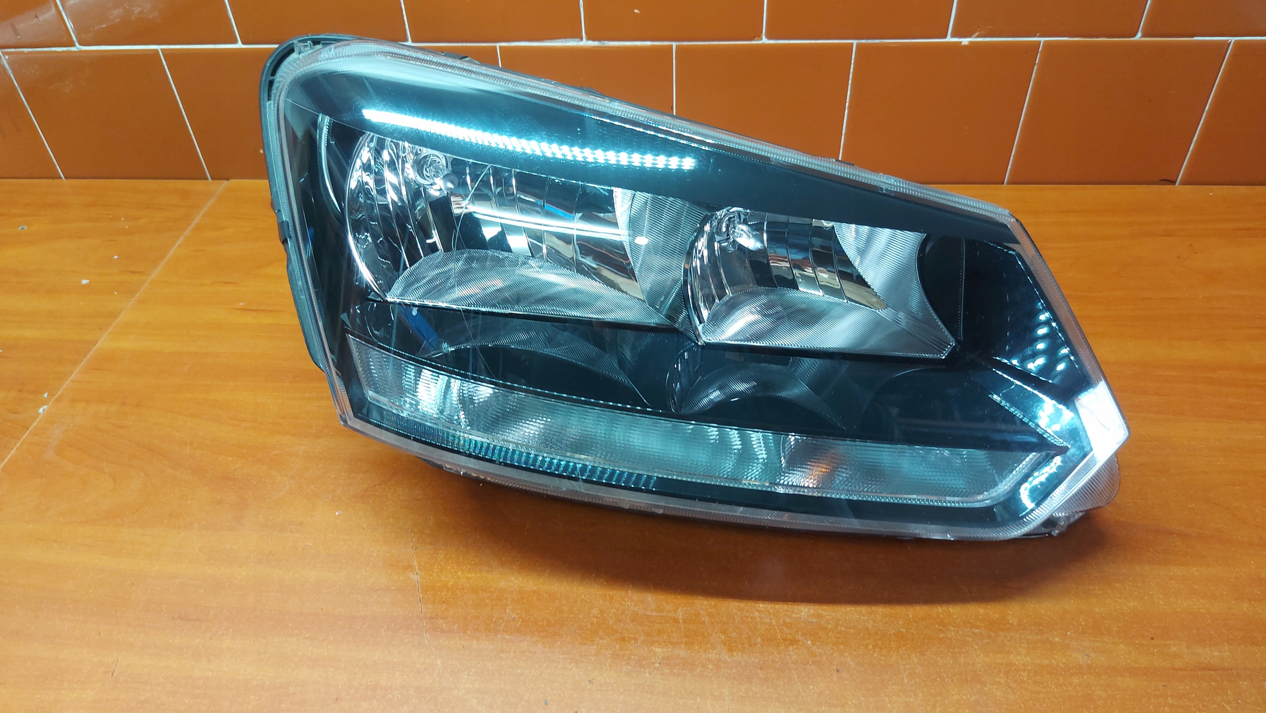 REFLEKTOR light right right front SKODA YETI 13-17
