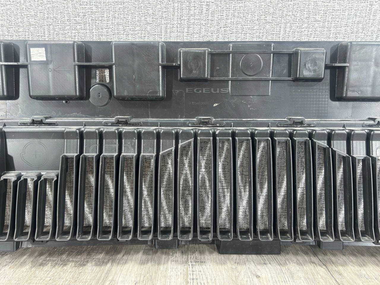RENAULT MASTER IV V 2024-> grid central of a bumper front 622541366R