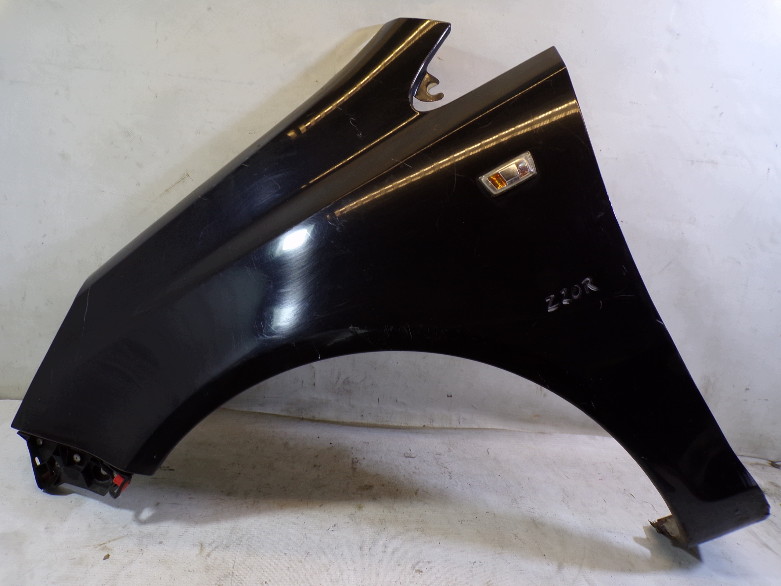 fender left front OPEL CORSA D colour Z20R