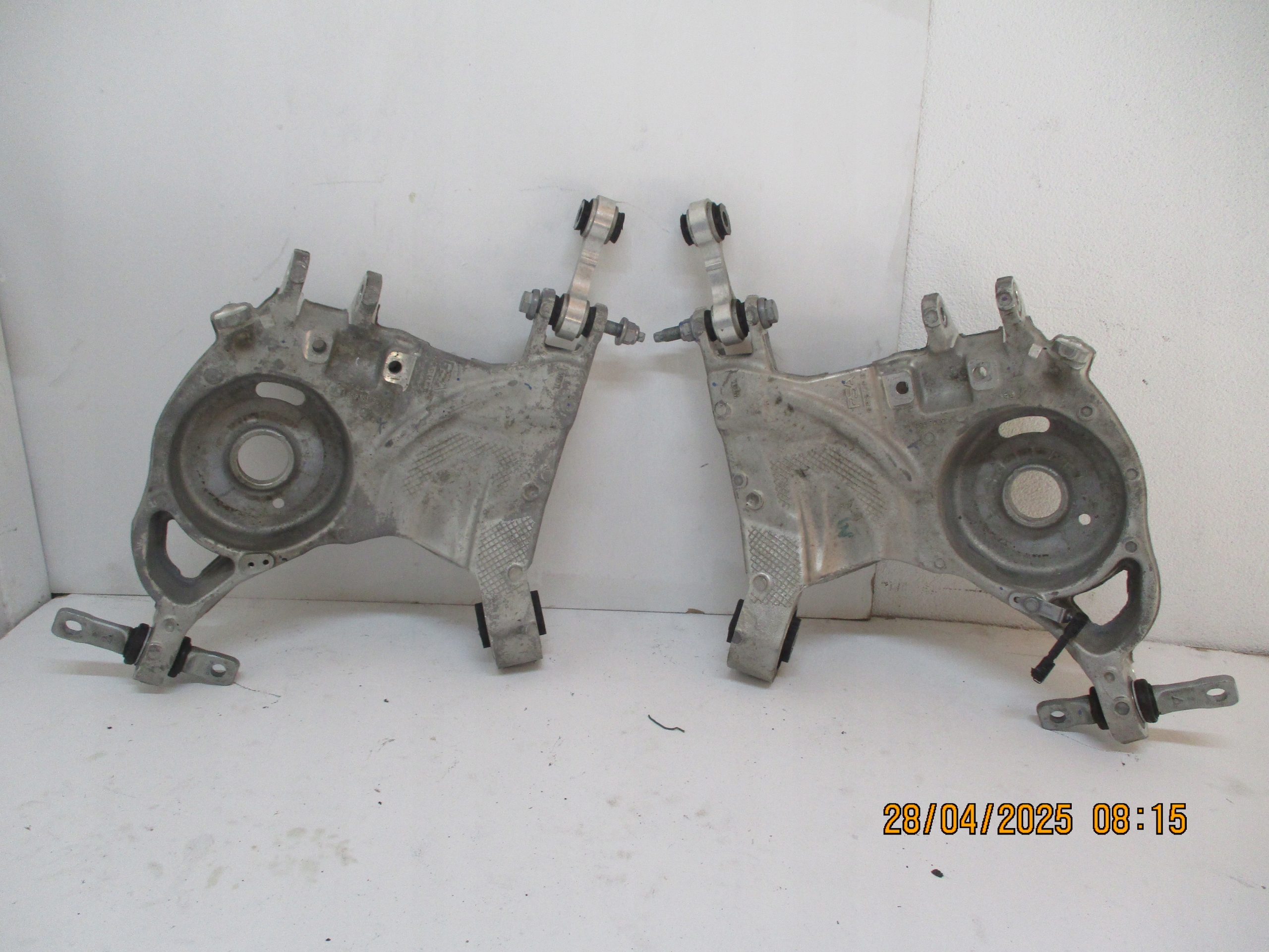 arm PEUGEOT 5008 III EV 24R right left rear ELEKTRYK