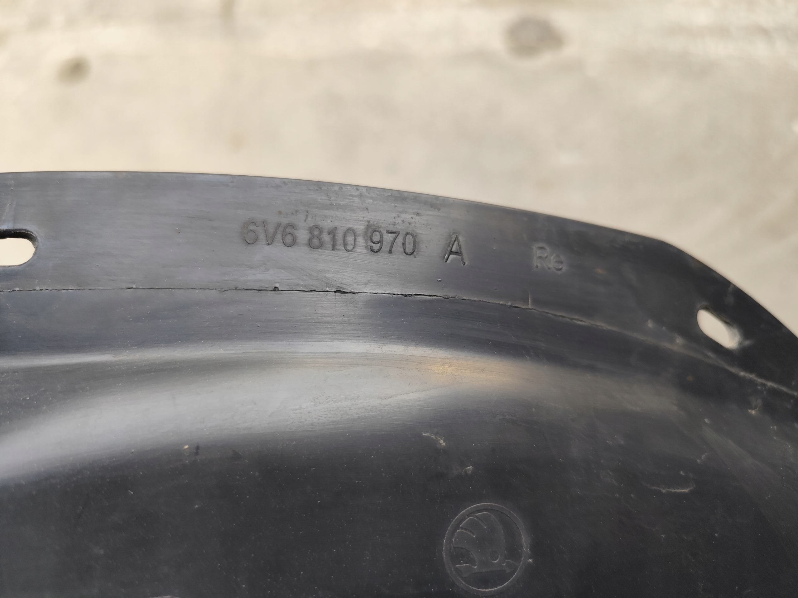 SKODA FABIA III 2015 HB mudguard rear. right