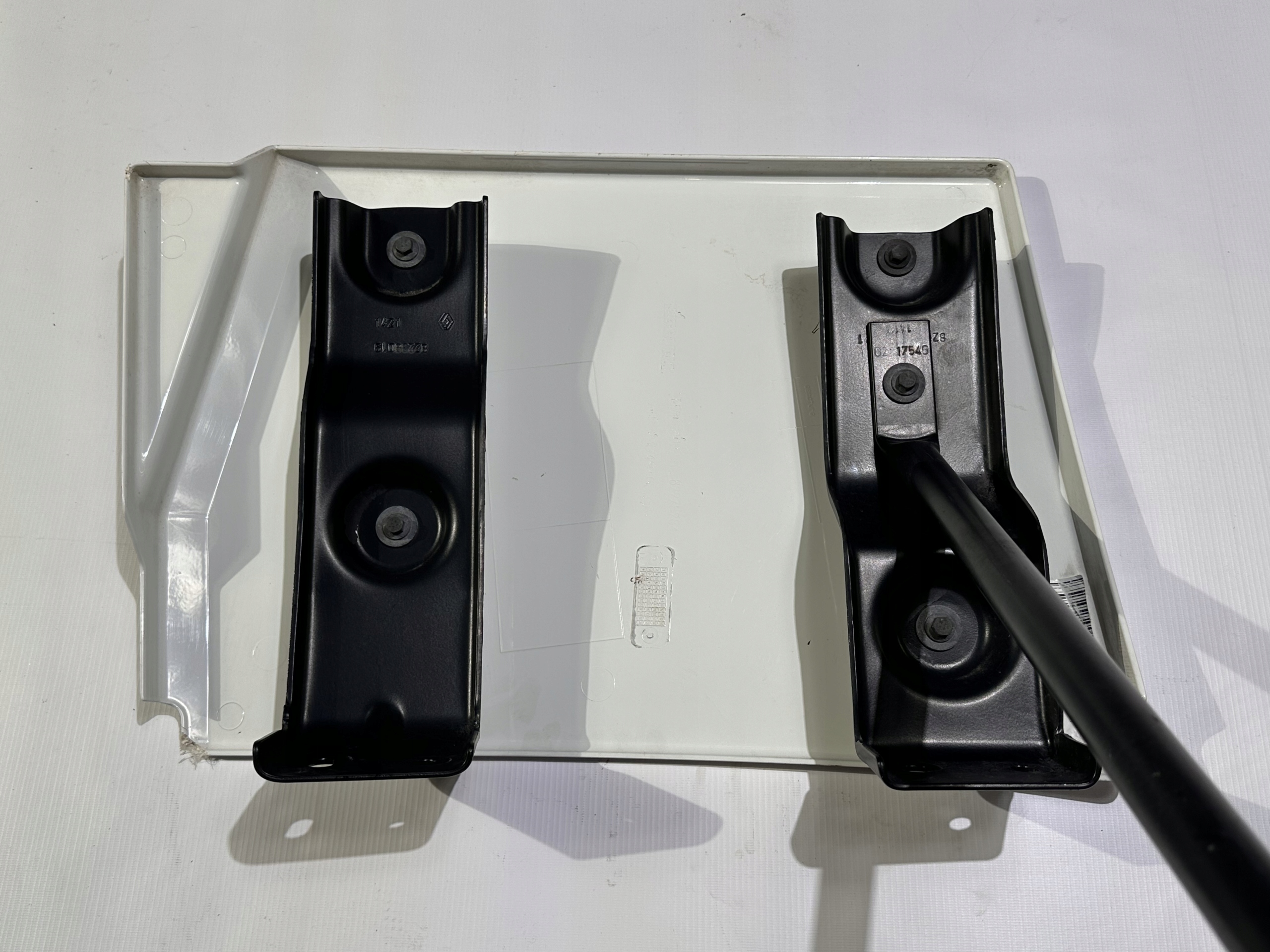 kapotaž lotka spoiler kabiny levá Renault Range Gama T