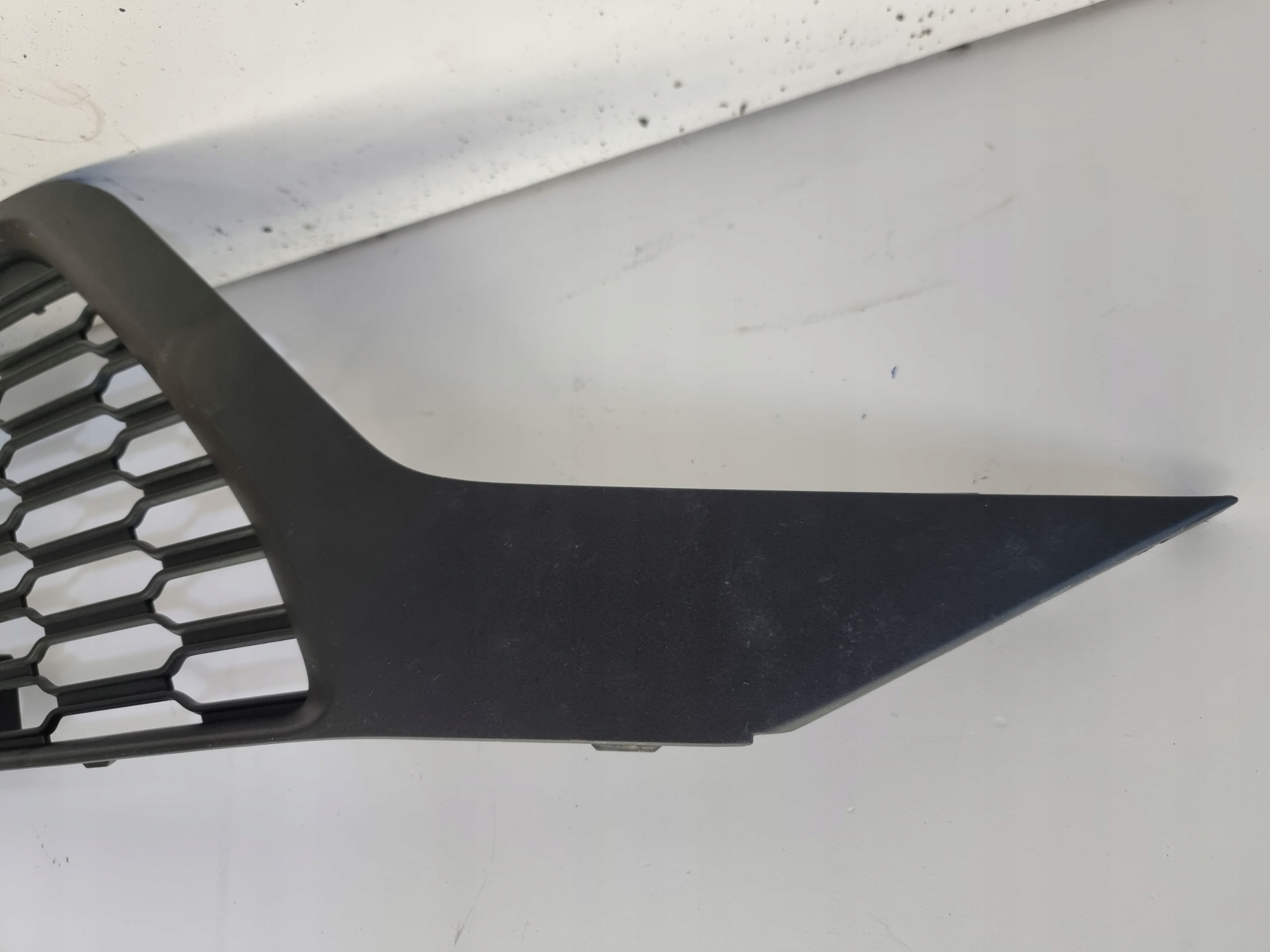 AUDI SQ7 LIFT 4M0 grid of a bumper right front 4M0807682AM