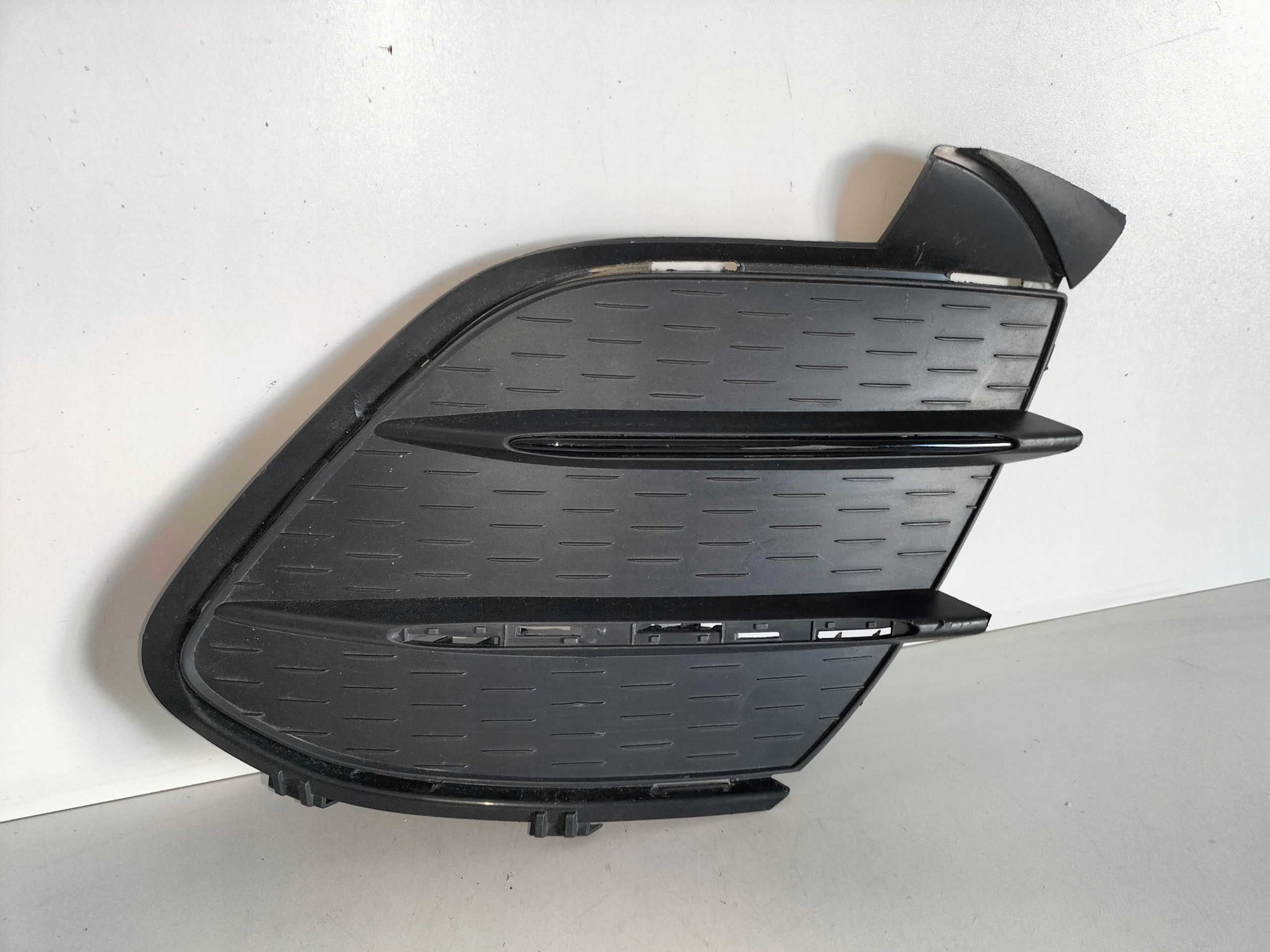 grille grid of a bumper front right MERCEDES GLB X247 19- AMG