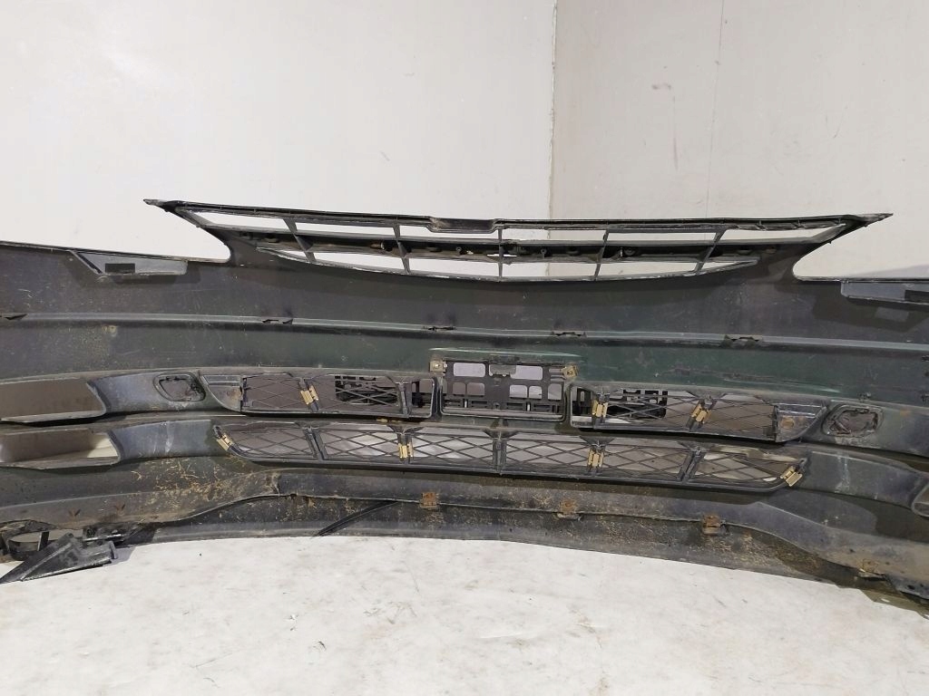 Toyota Previa II 2 bumper front front 210