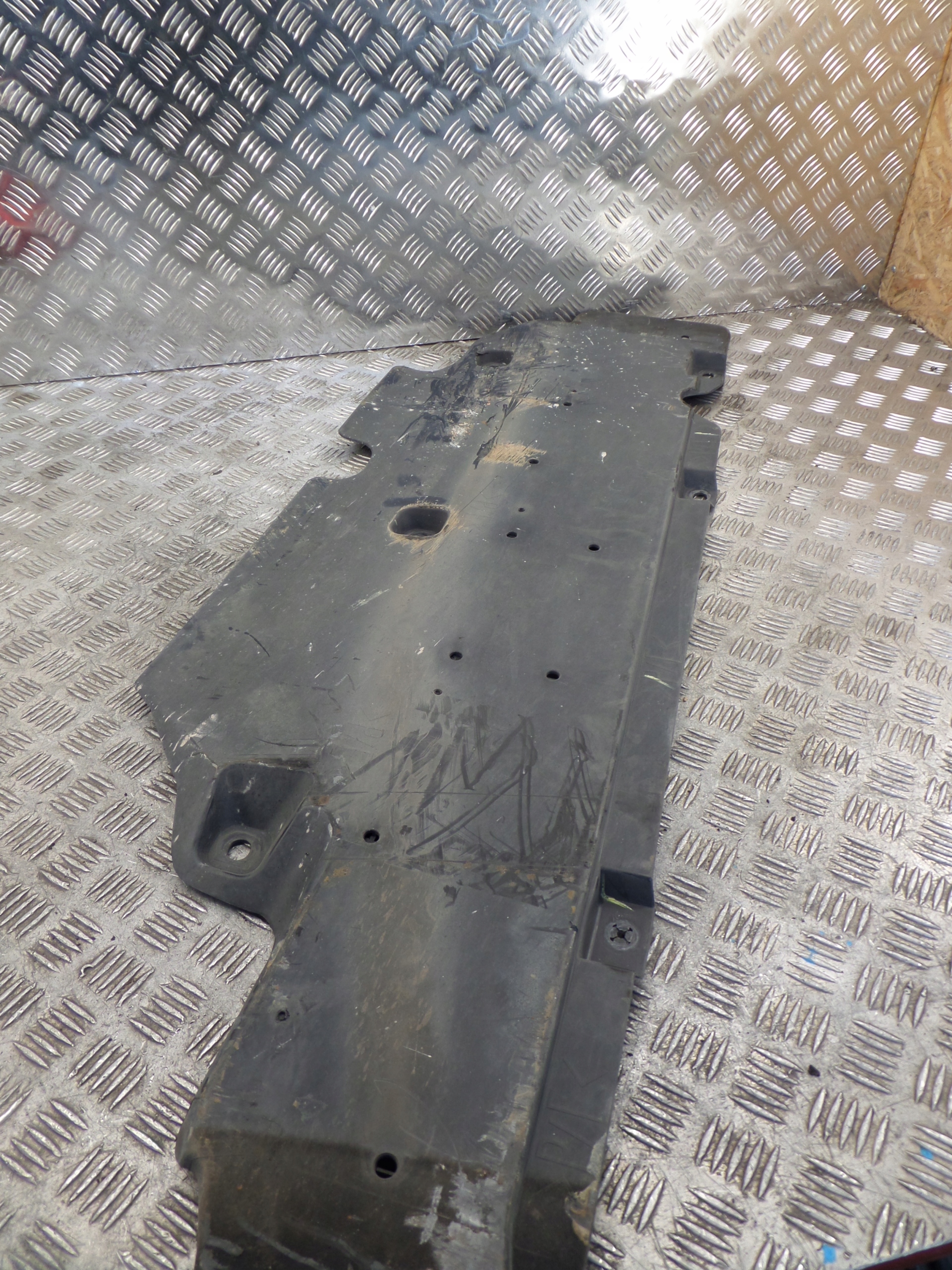 CAPTUR cover bodywork chassis 748153222R