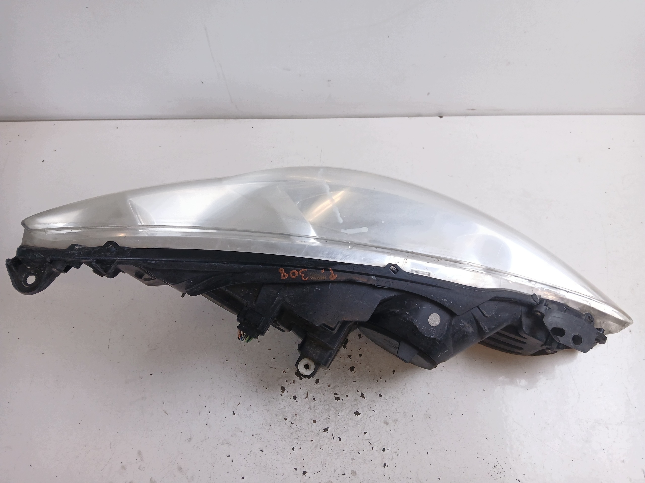 PEUGEOT 308 and light left front