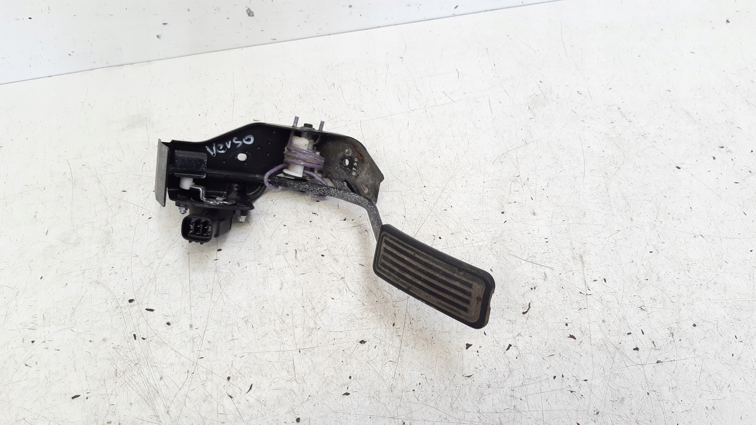 accelerator pedal Toyota Corolla Verso II