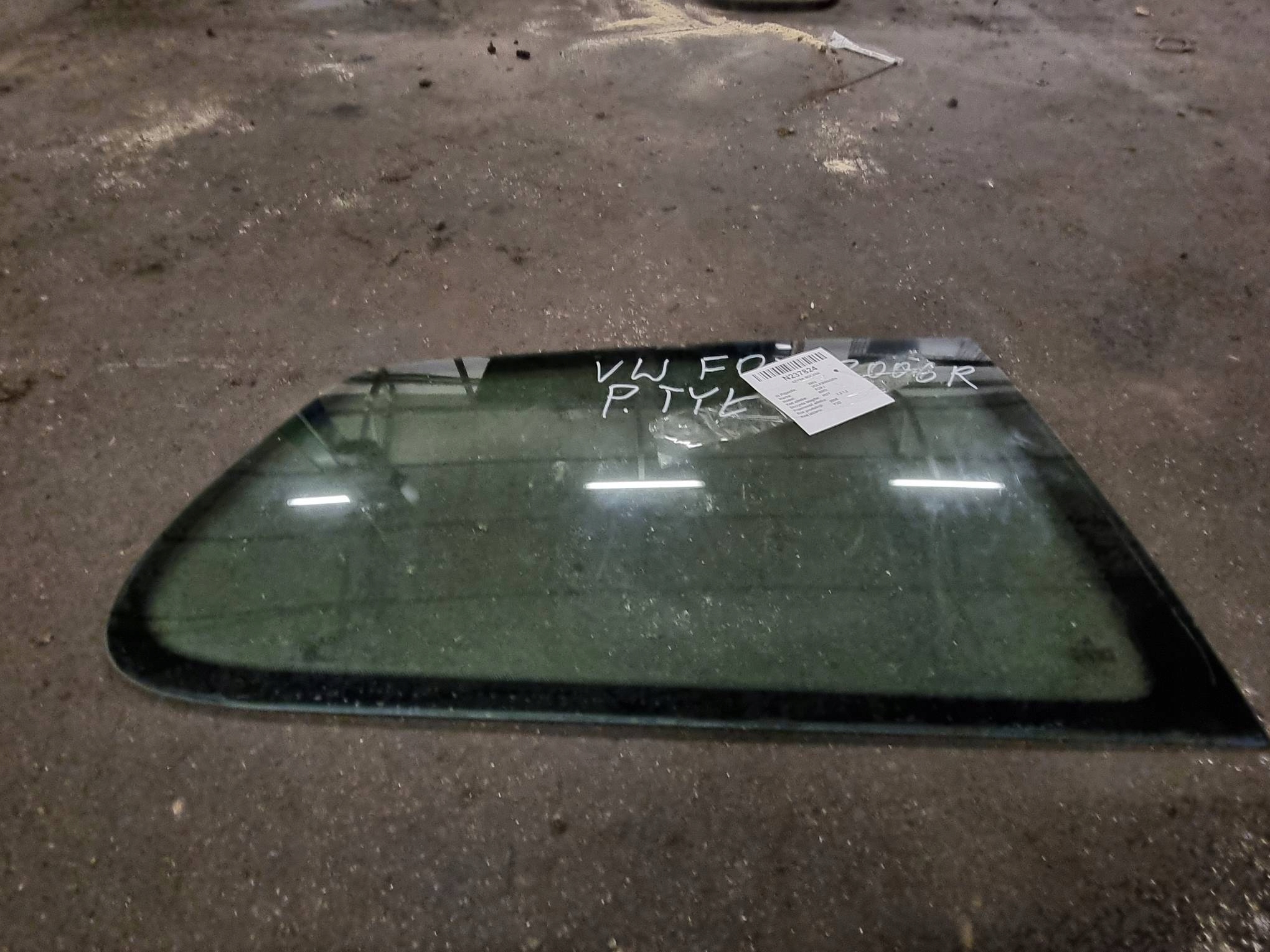 window bodywork right rear part VOLKSWAGEN FOX and