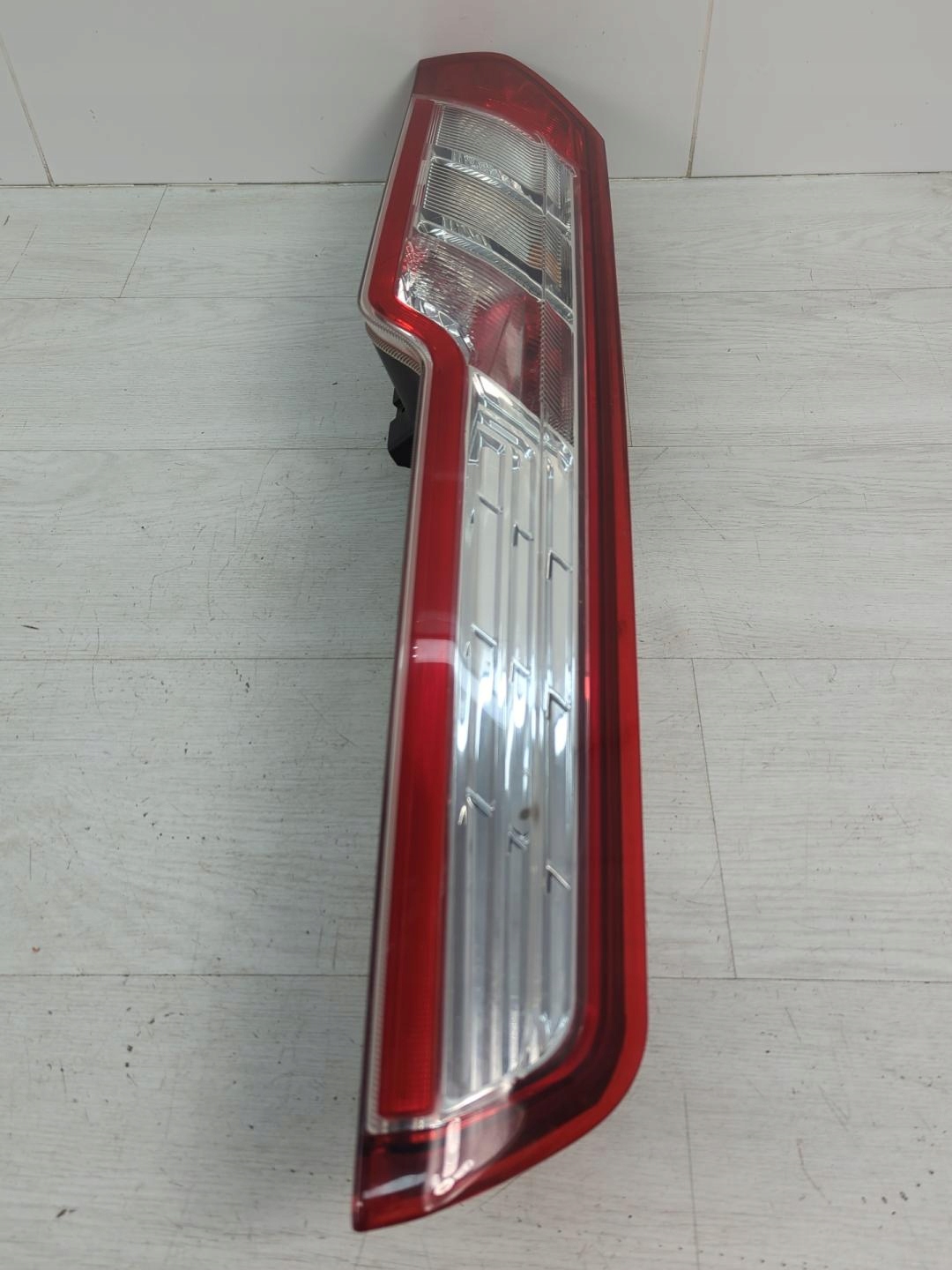 фонарь левый FORD TRANSIT BK2113405