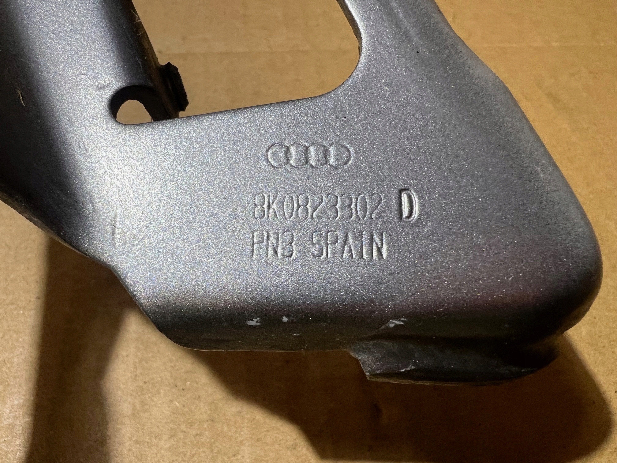 AUDI A4 B8 hinges hinge bonnets KOMPLET 8K0823301D / 8K0823302D