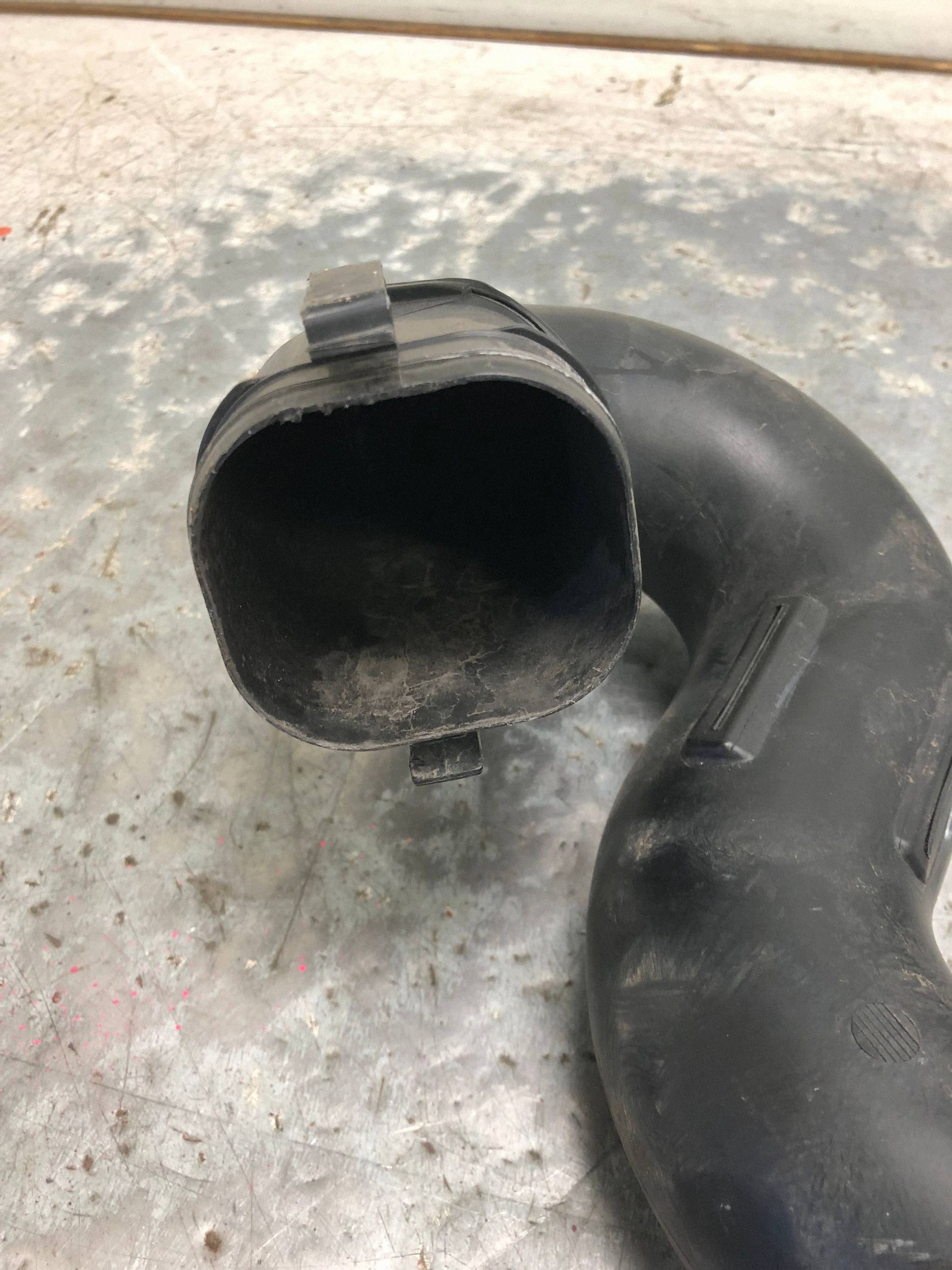 pipe air hose RENAULT TRAFIC III 165555514R