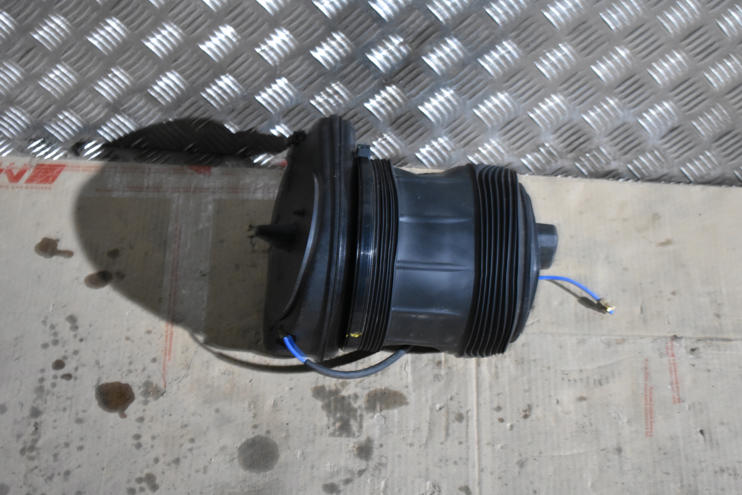 IDEALNY MIECH airbag rear right PORSCHE CAYENNE 9Y 1