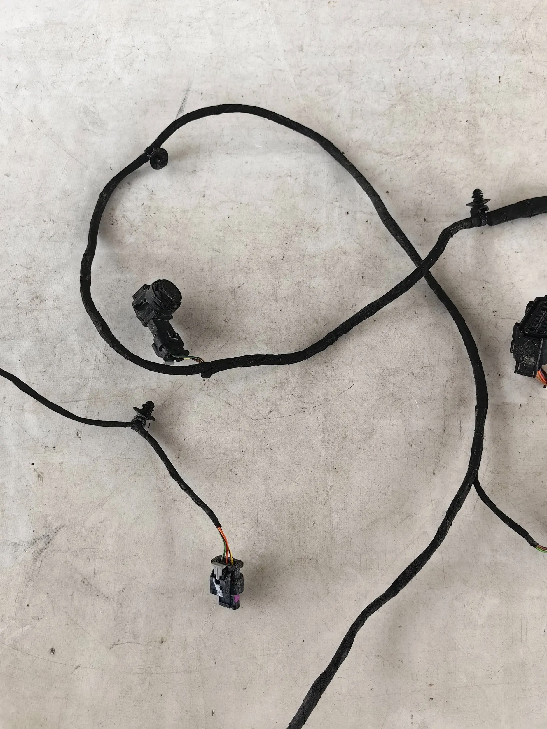 BMW X5 G05 M-PAKIET- WIĄZKA PDC, INSTALACJA PDC TYŁ Z CZUJNIKAMI