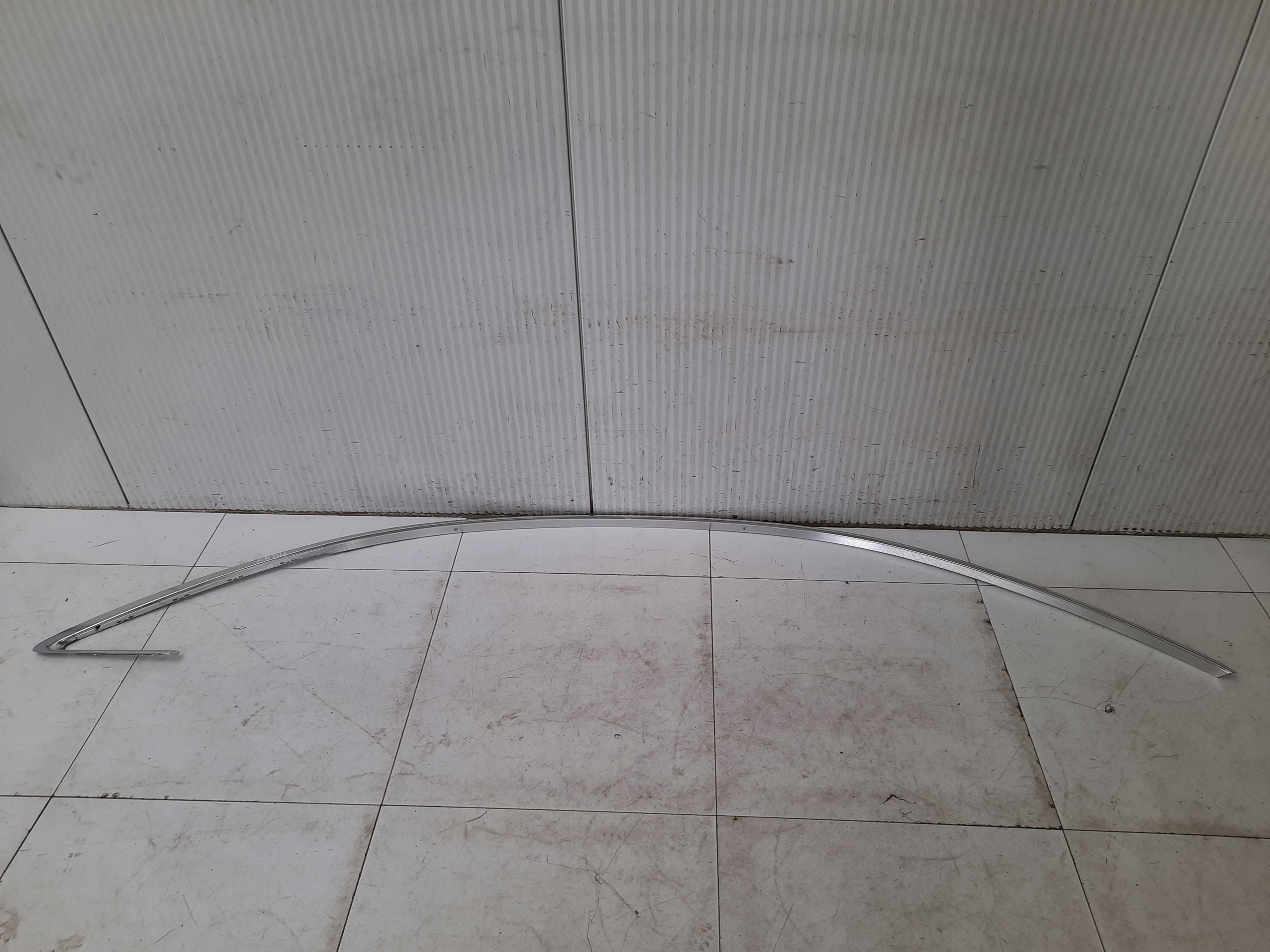 AUDI A8 D4 накладка на дах хром права 4h0853704