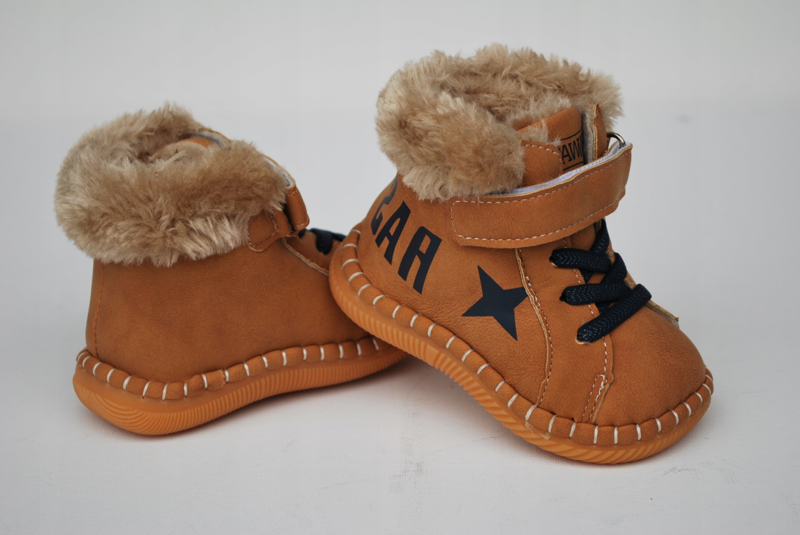 MIĘCIUTKIE ZIMOWE KOZAKI DLA MALUCHA r.19 / 12,3cm Kod producenta brązowagwiazdka