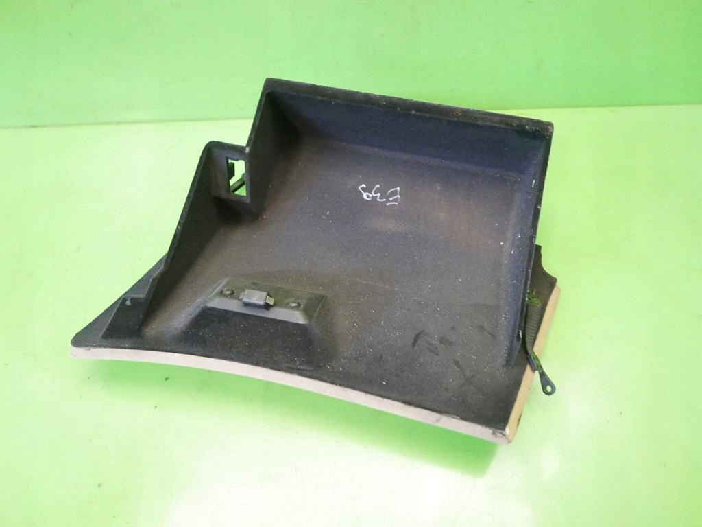 бардачок правый пассажира перед BMW 5 E39 FL 00-03