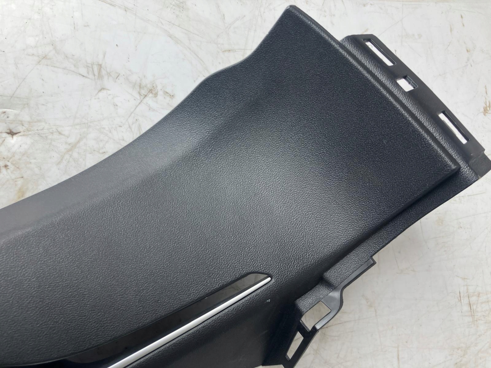 cover SLUPKA supports left rear part TESLA MODEL S 1024730-00