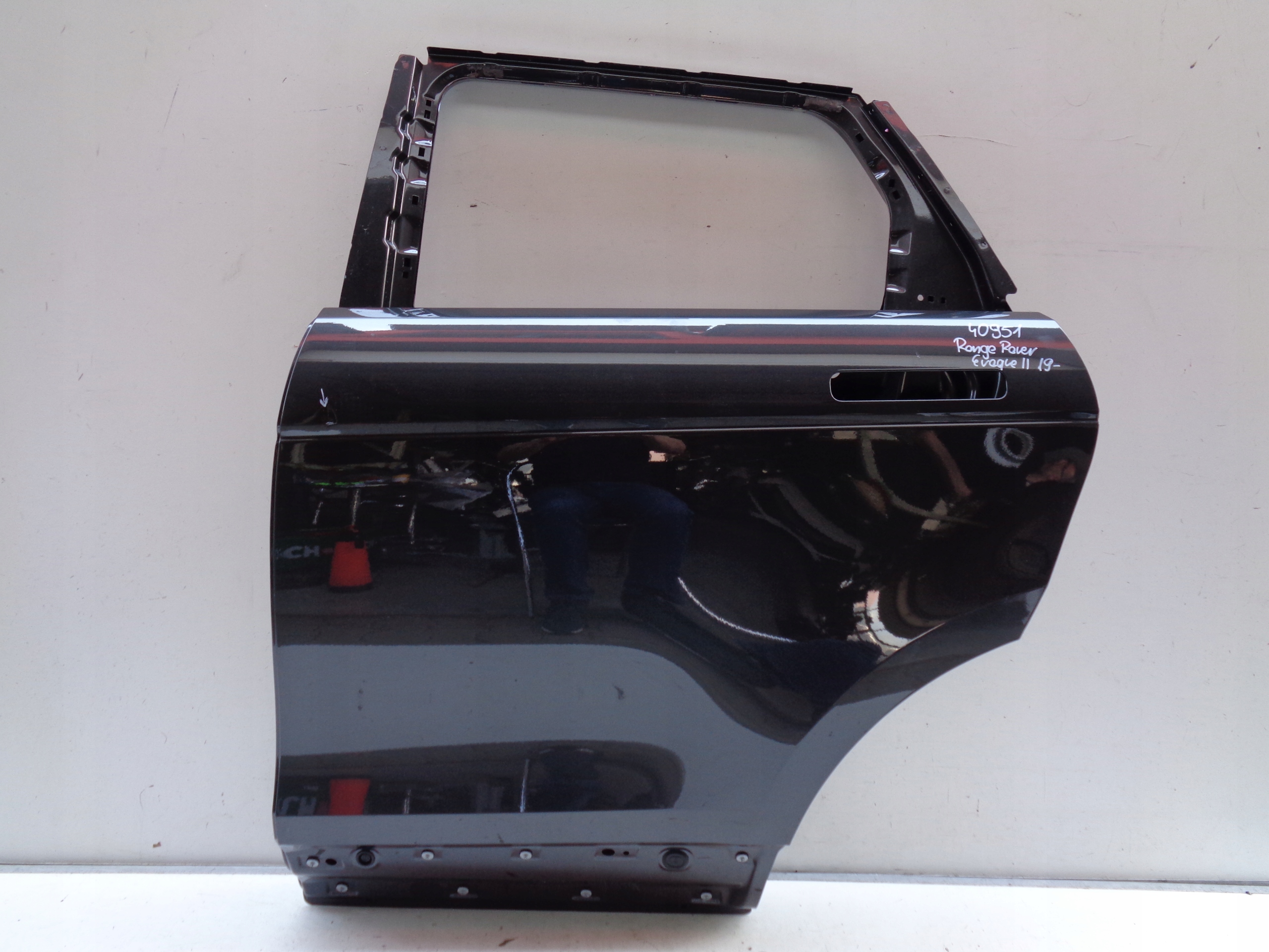 door left rear. RANGE ROVER EVOQUE II 19- NR 40951
