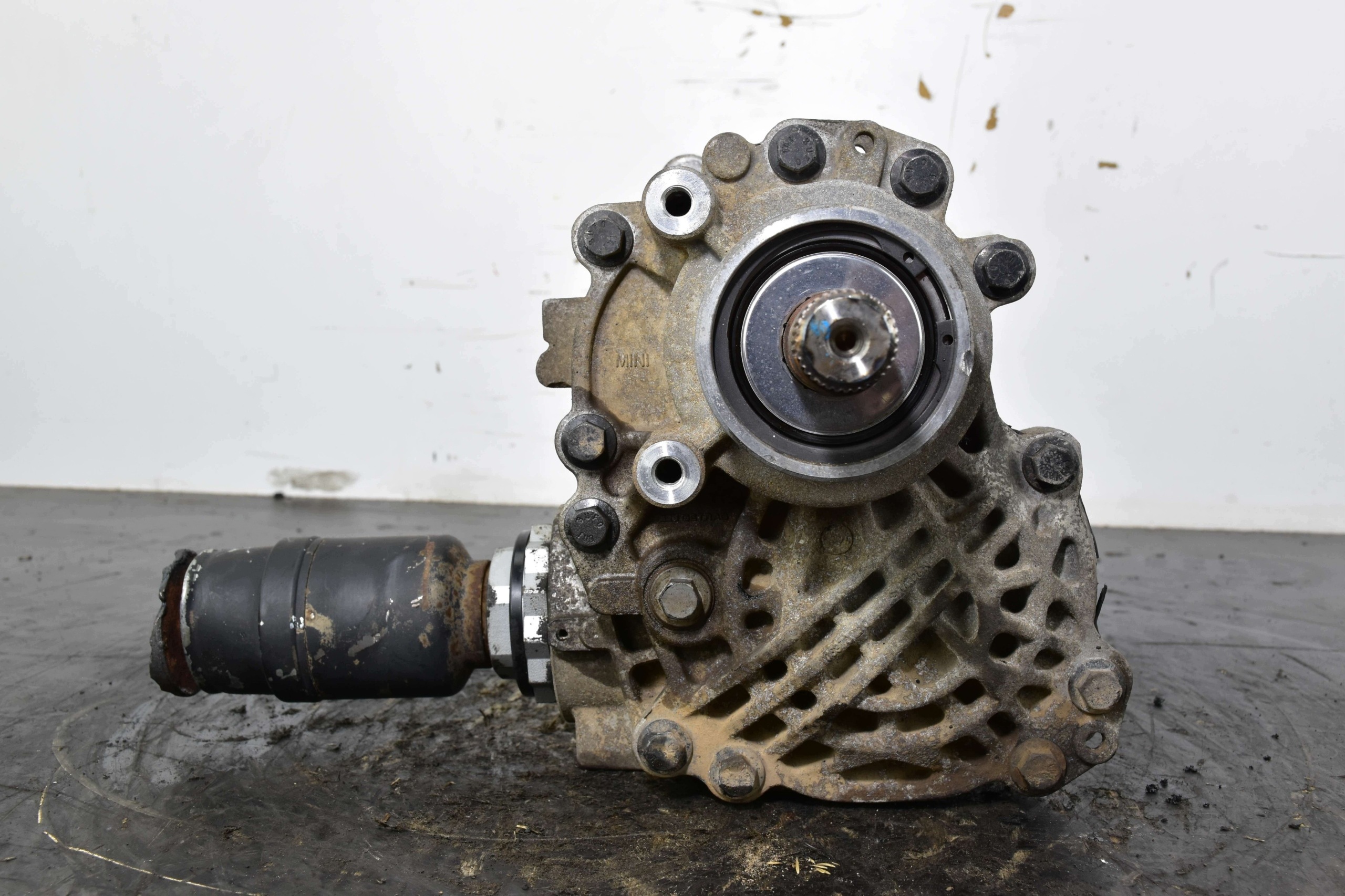 Reduktor prevodovky prevodov MINI COOPER COUNTRYMAN R60 R61 1.6d 08-13r 9808460