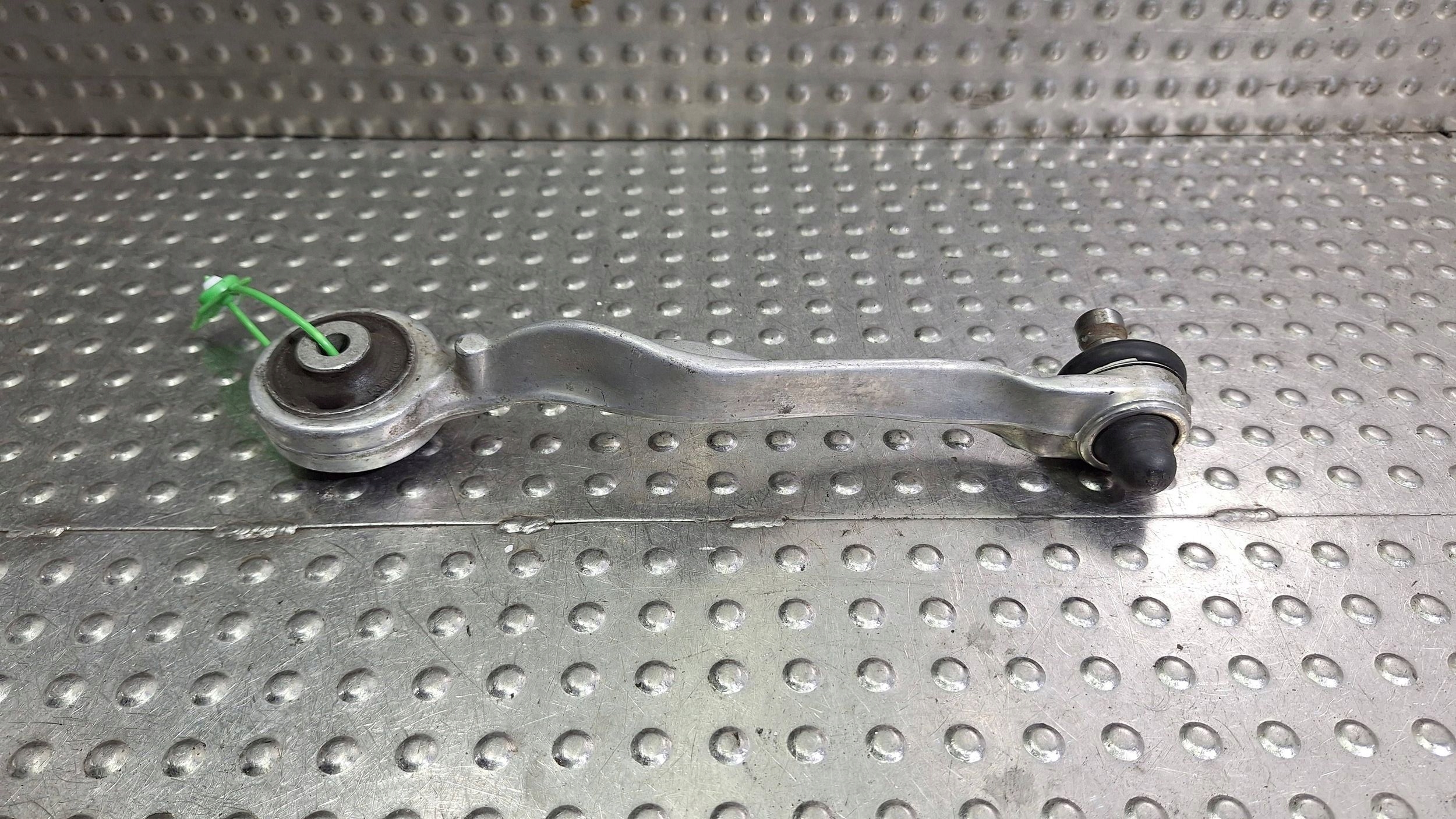 arm left front upper OE 4D0407511F AUDI A4 B6 A6 C5 PASSAT B5 SUPERB and