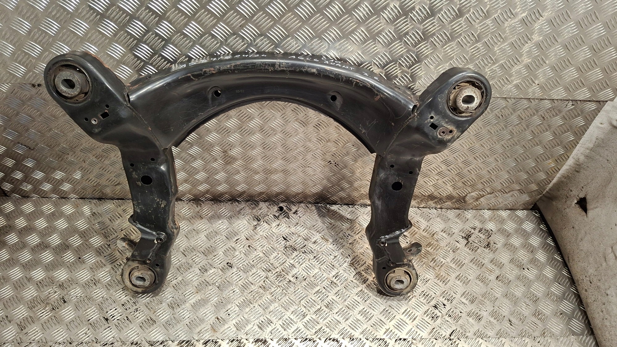 axle beam subframe front AUDI A6 C6 3.2