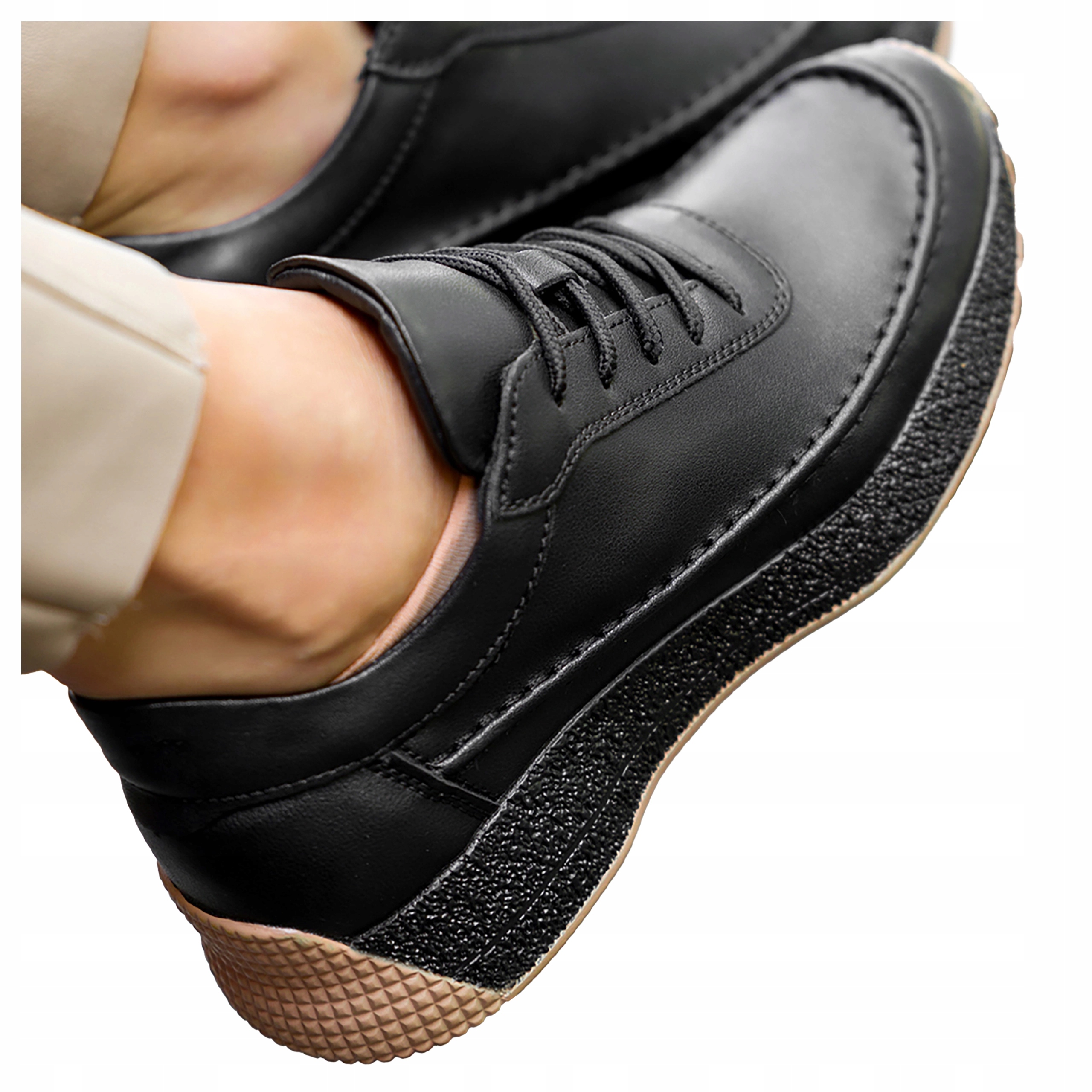 Sneakersy Czarne Damskie Skórzane Sportowe Sznurowane Na Platformie r 40