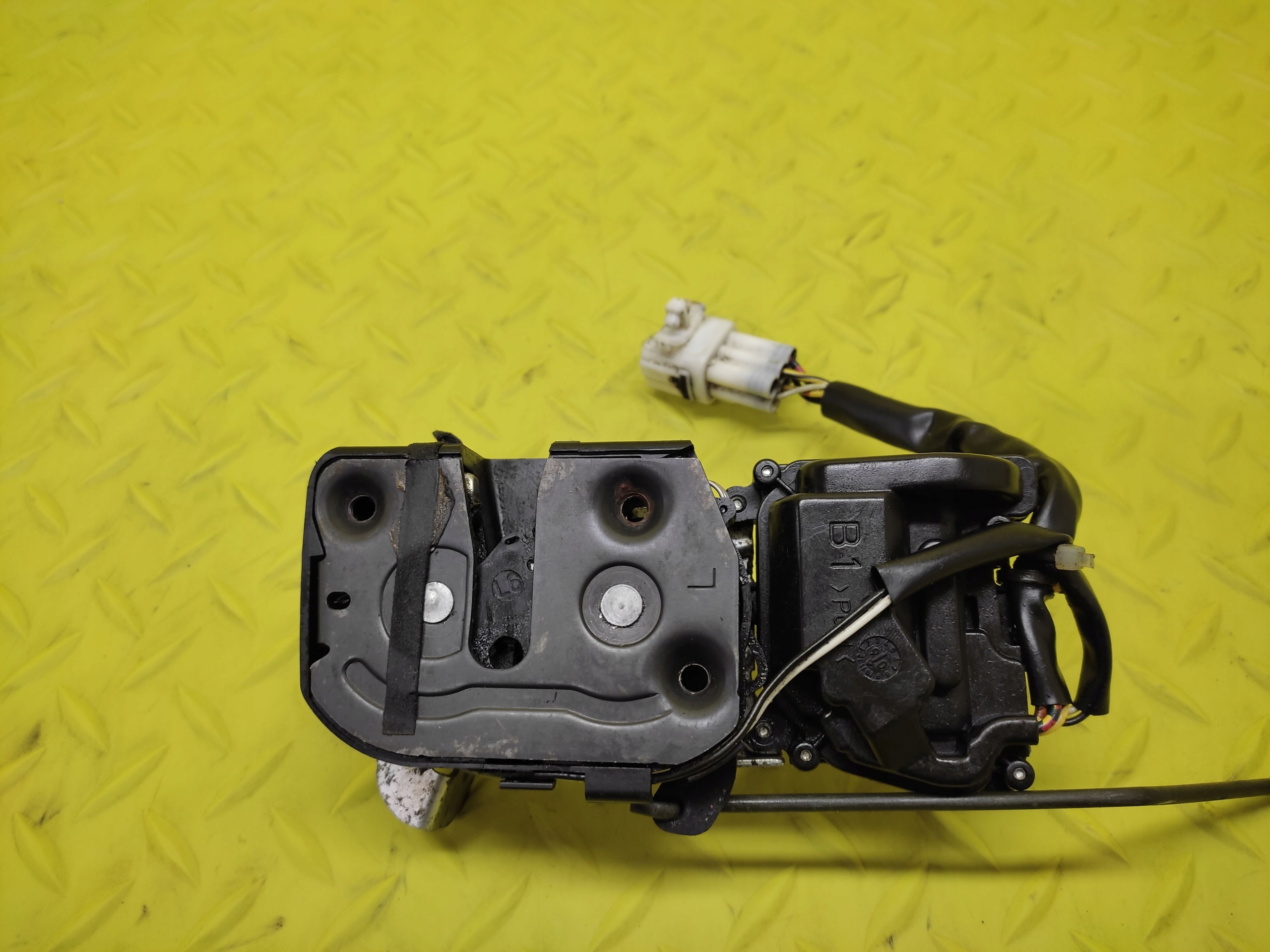 BRILLIANCE BS6 lock door left front