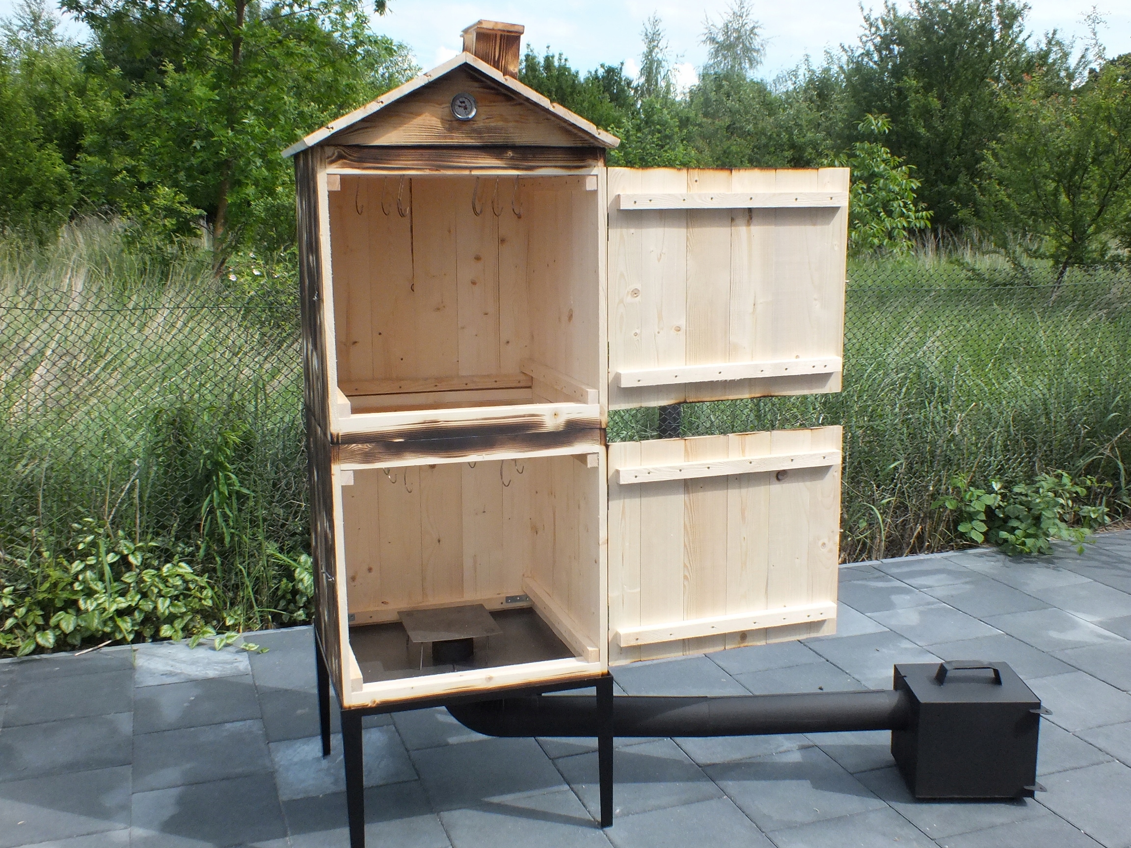 WĘDZARNIA OGRODOWA DREWNIANA DUŻA KOMORA XXXL Producent inna