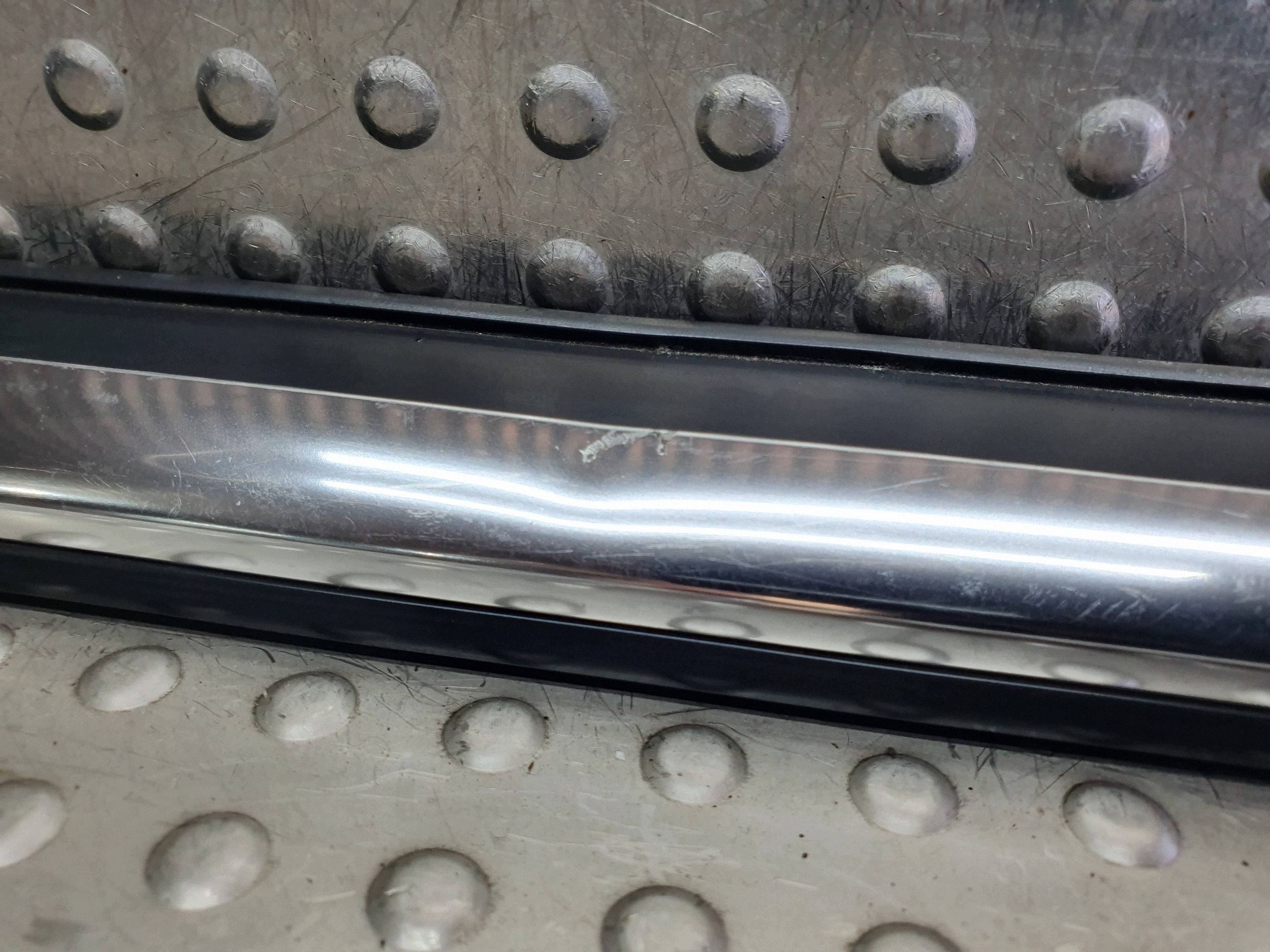 moulding dust door CHROM left front 8R0853283C AUDI Q5 8R