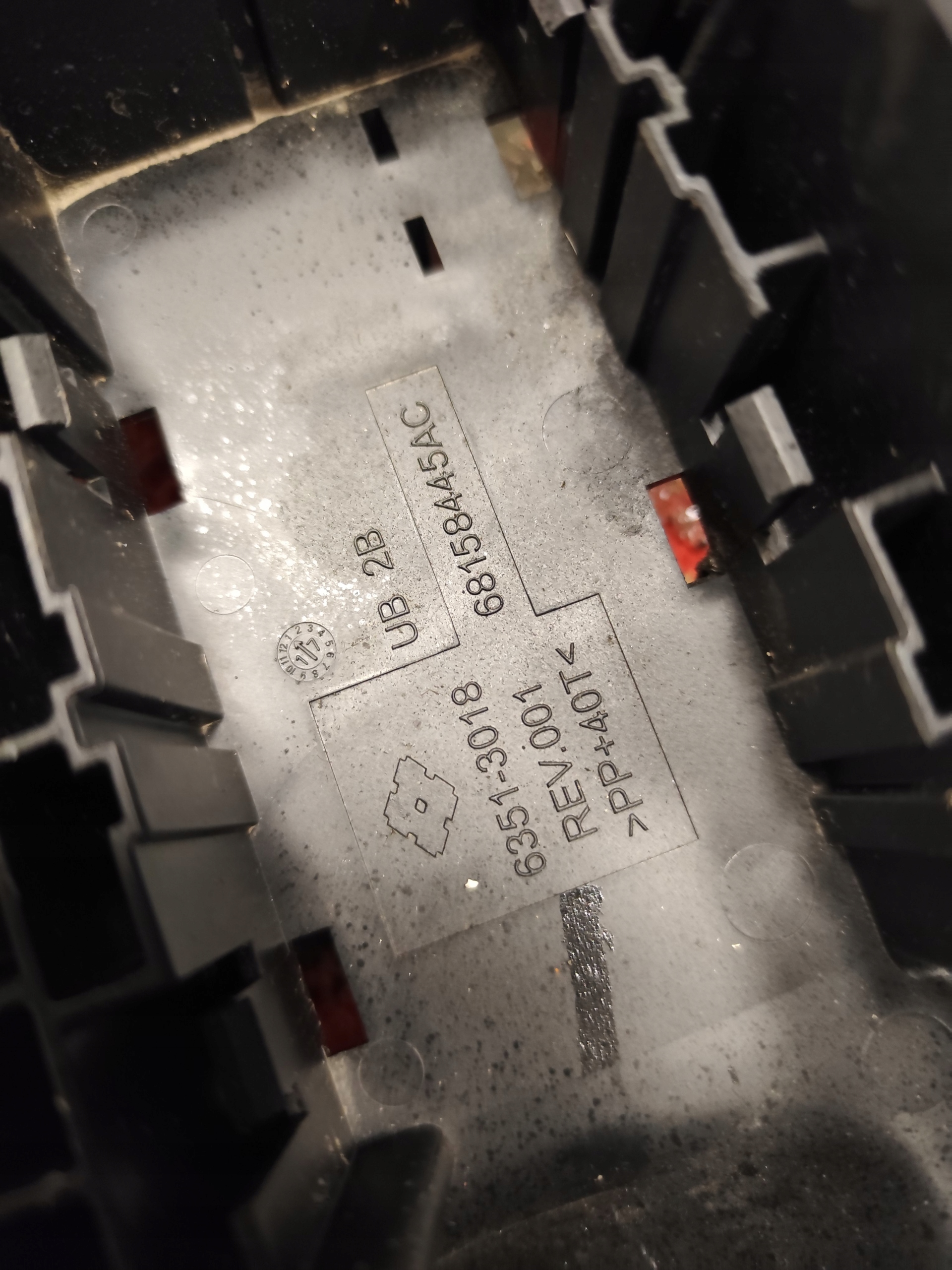 JEEP CHEROKEE KL Module fusibles