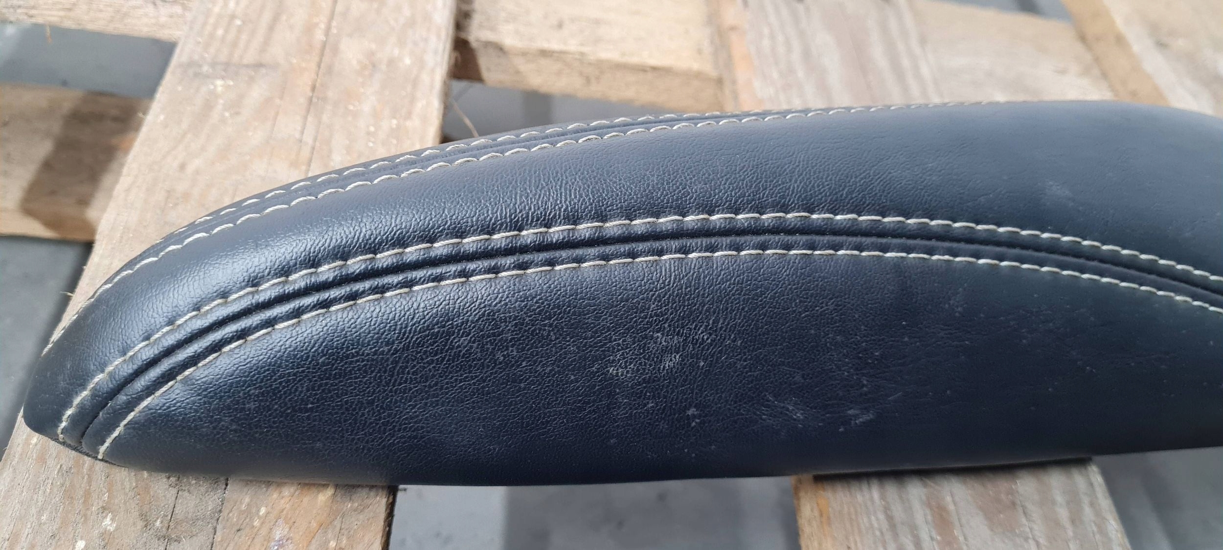 Chrysler Pacifica 2022 armrest seat right rear part 2 RZAD leather
