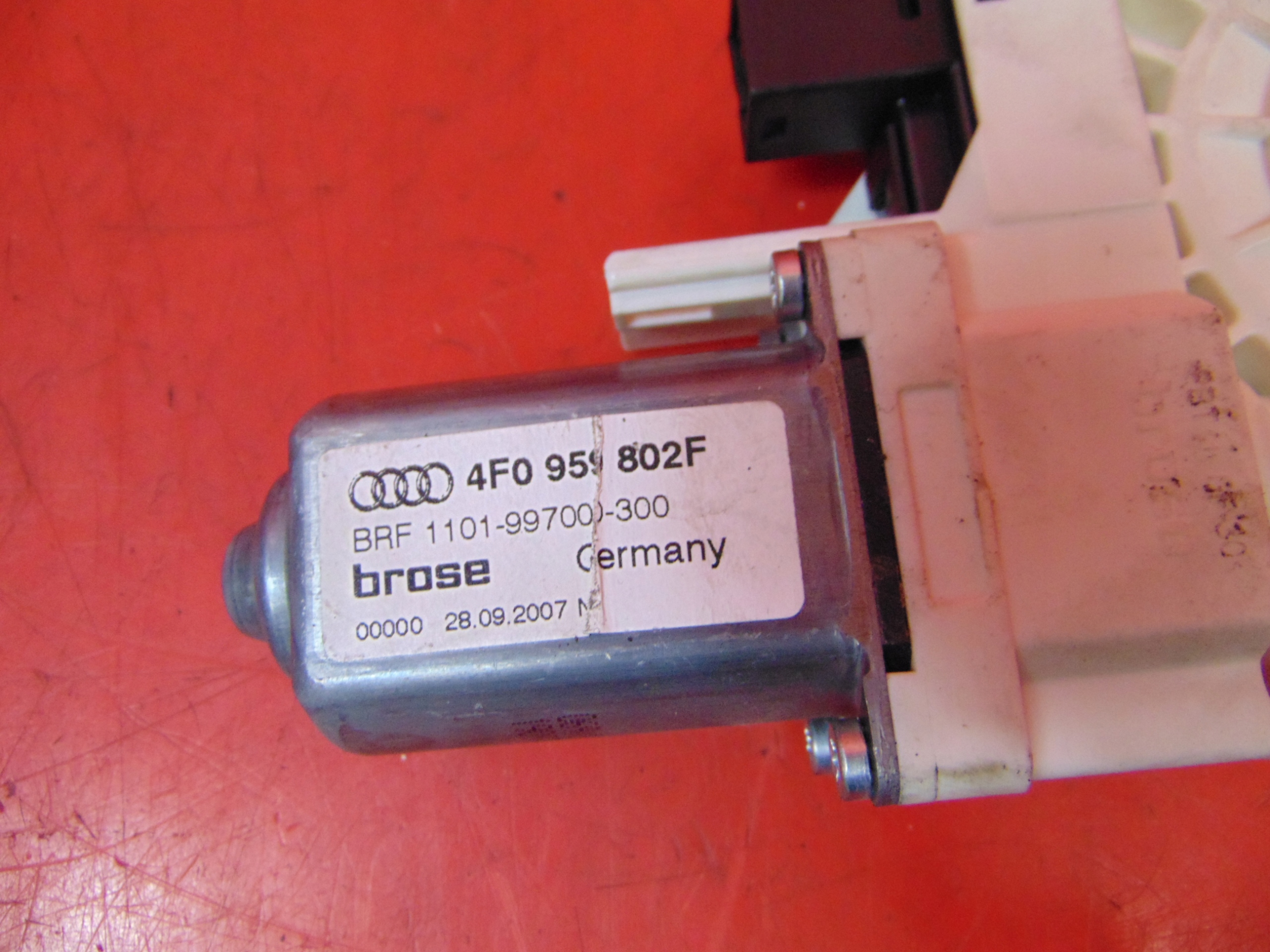 AUDI A6 C6 mini motor windows right rear part 4F0959802F