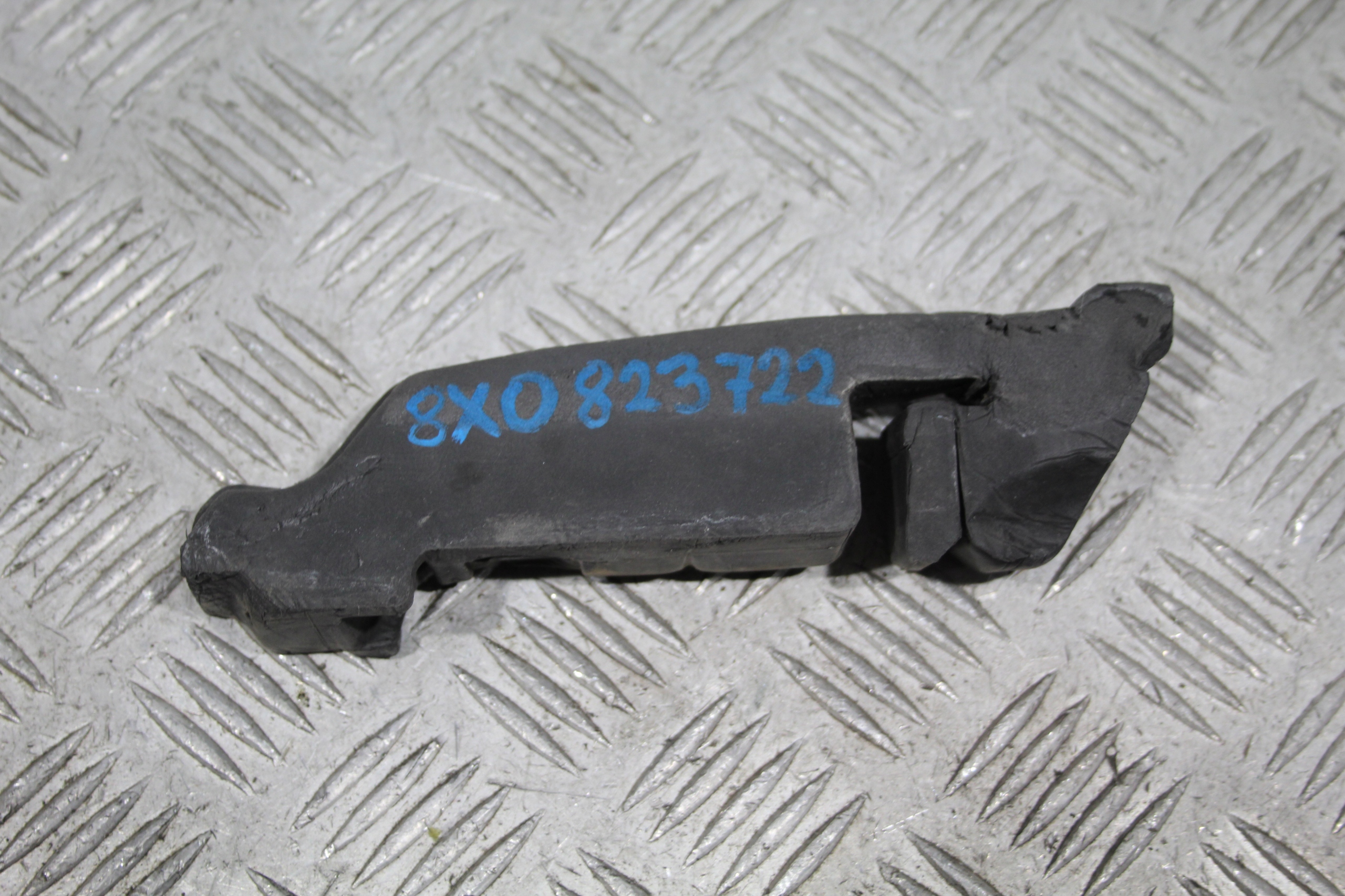 hangszigetelő AUDI A1 8X0 8X 8X0823722