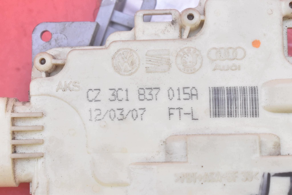 lock door left front front EU 3C1837015A VW PASSAT B6 05-10