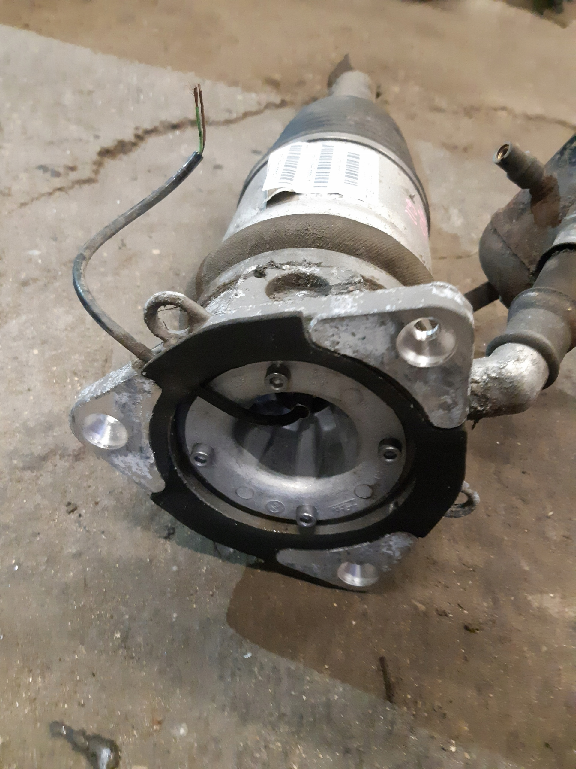 AUDI A8 D3 shock absorber PNEUMATYCZNY left rear part 4E0616001F