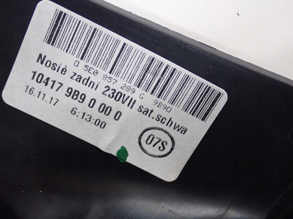 OSŁONA OBUDOWA TUNELU GNIAZDO USB NAPIĘCIA SKODA OCTAVIA III 5E 17R Wersja Europejska