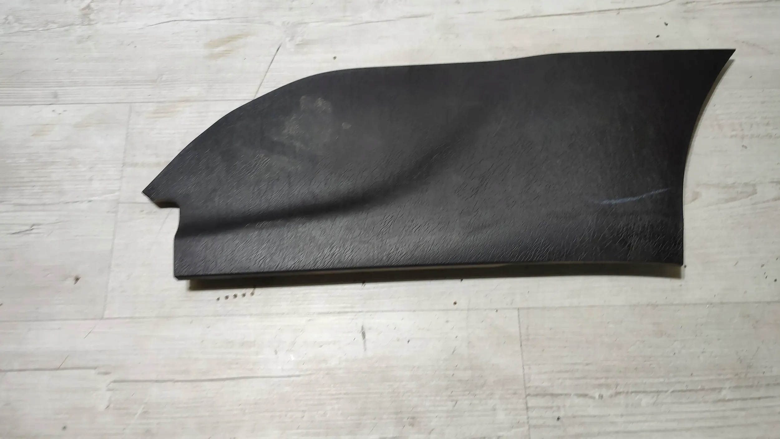 Fiat Tipo II HB 19r. 1.4 right side cover tunel central