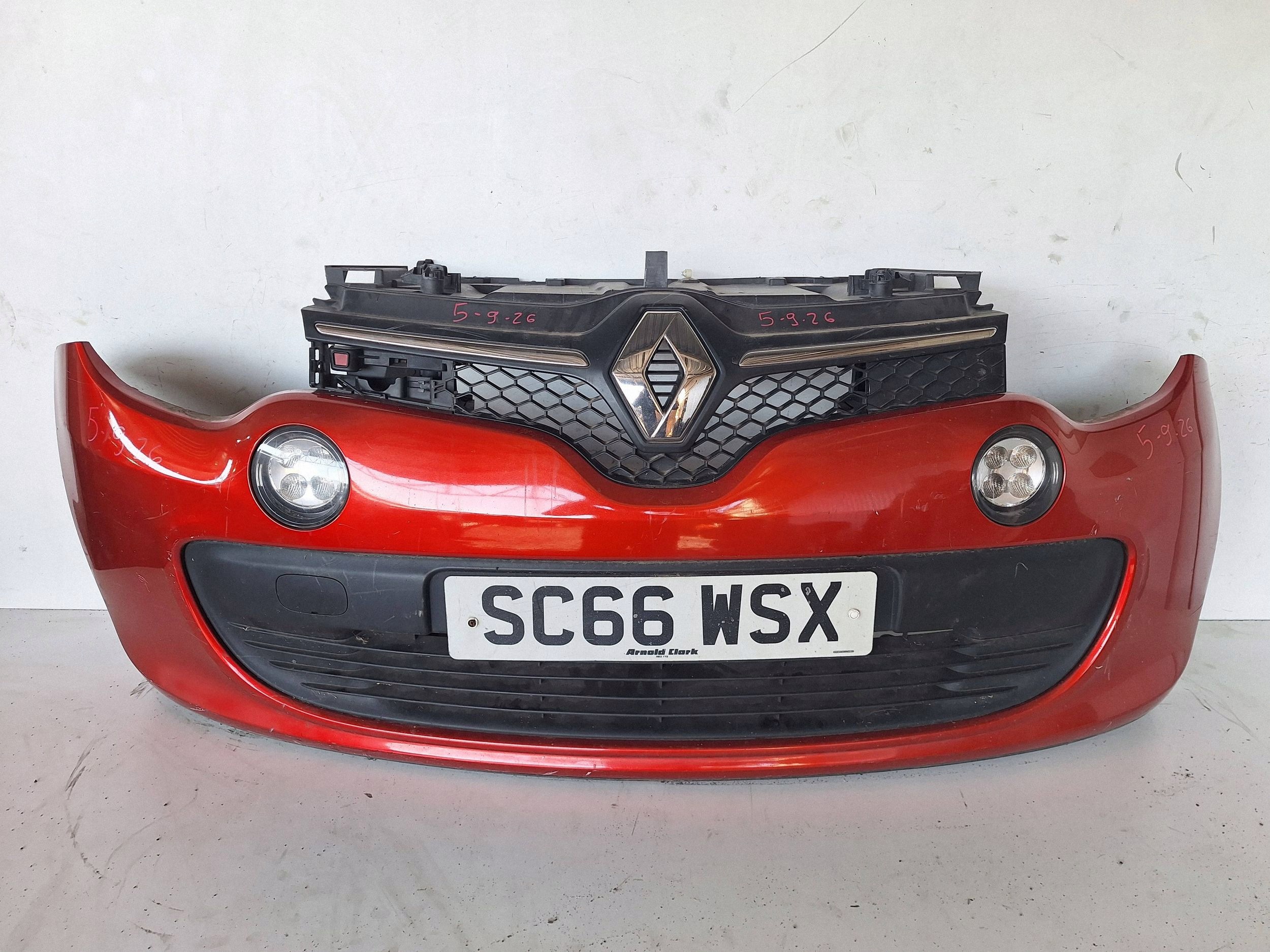 RENAULT TWINGO III 14-18 Paraurti + LED