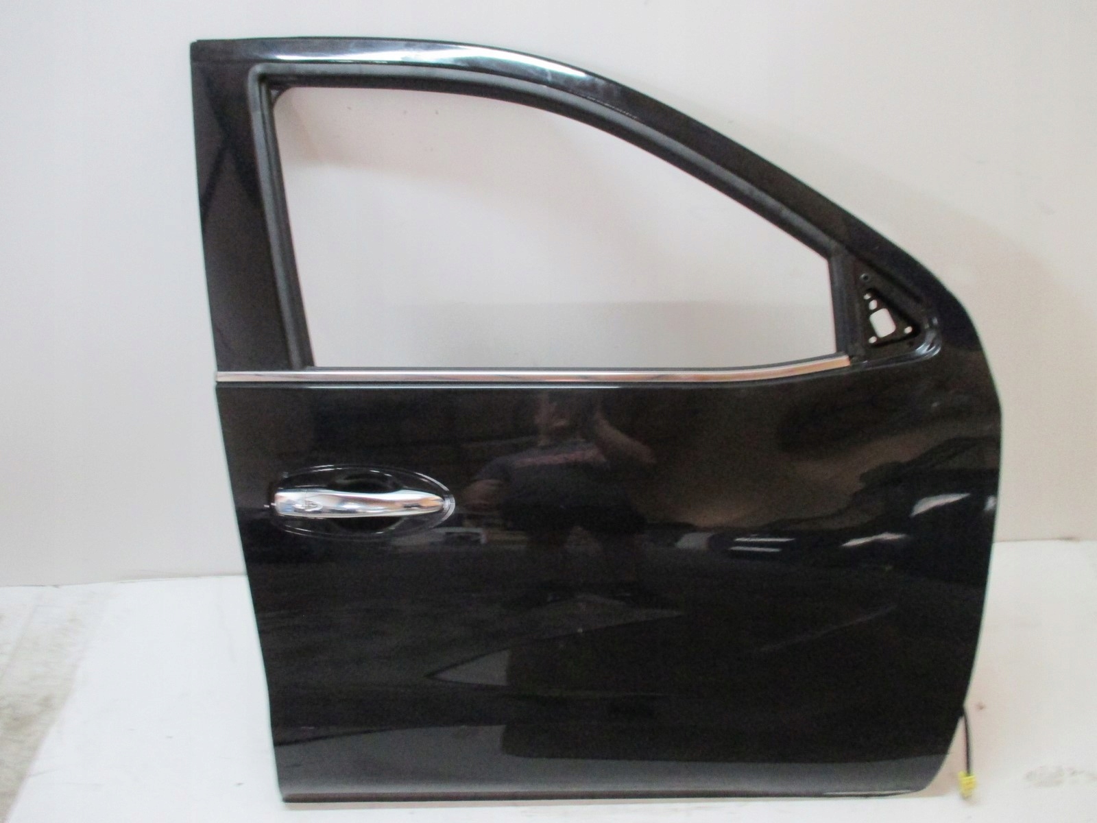 Drzwi Nissan NAVARA prawe przednie