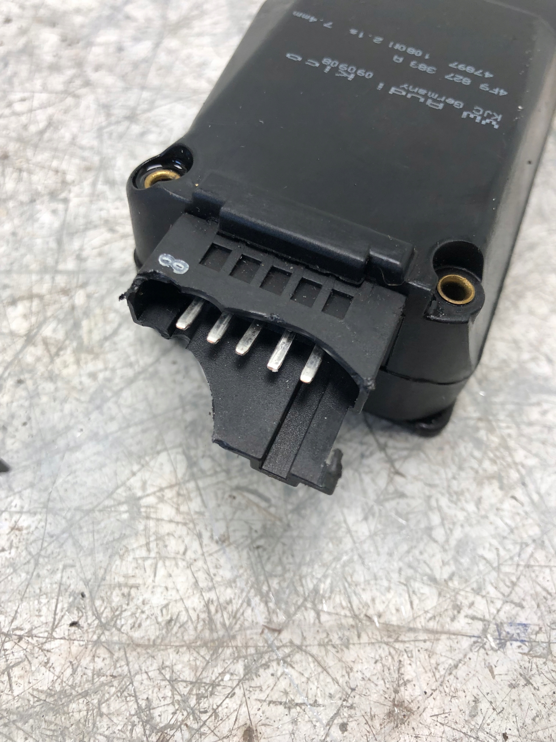 lock DOCIAG bonnet AUDI A6 C6 4F9827383A