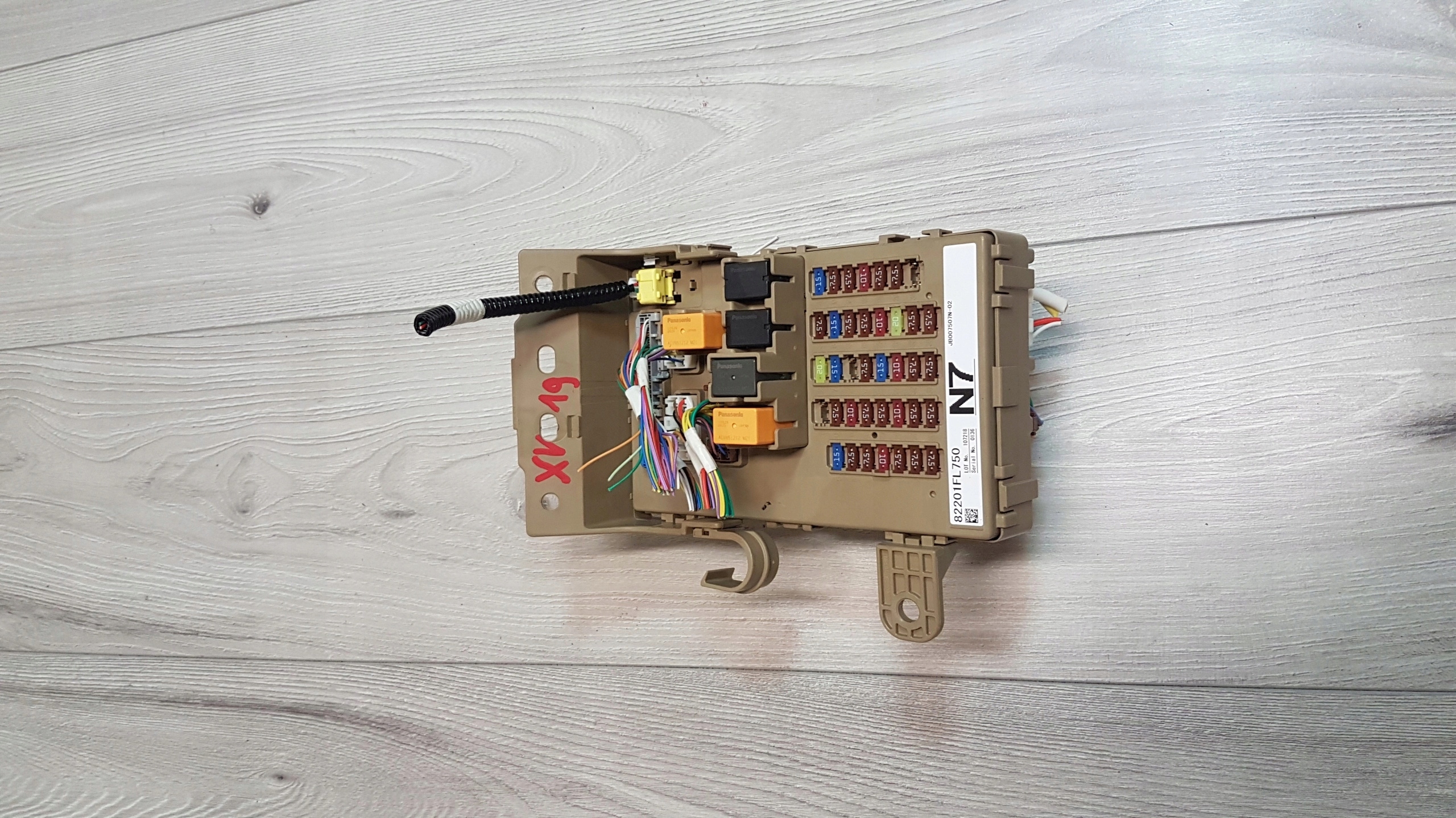 SUBARU XV 19 SKRZYNKA BEZPIECZNIKOW 82201FL750