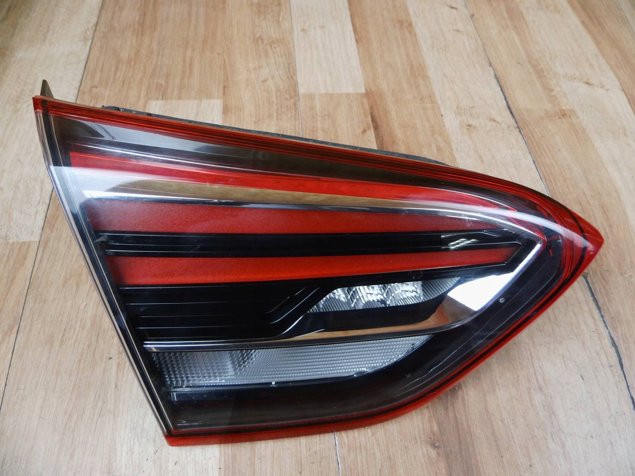 Opel Crossland X 2017-2020 light left rear part rear left bonnet 39137527