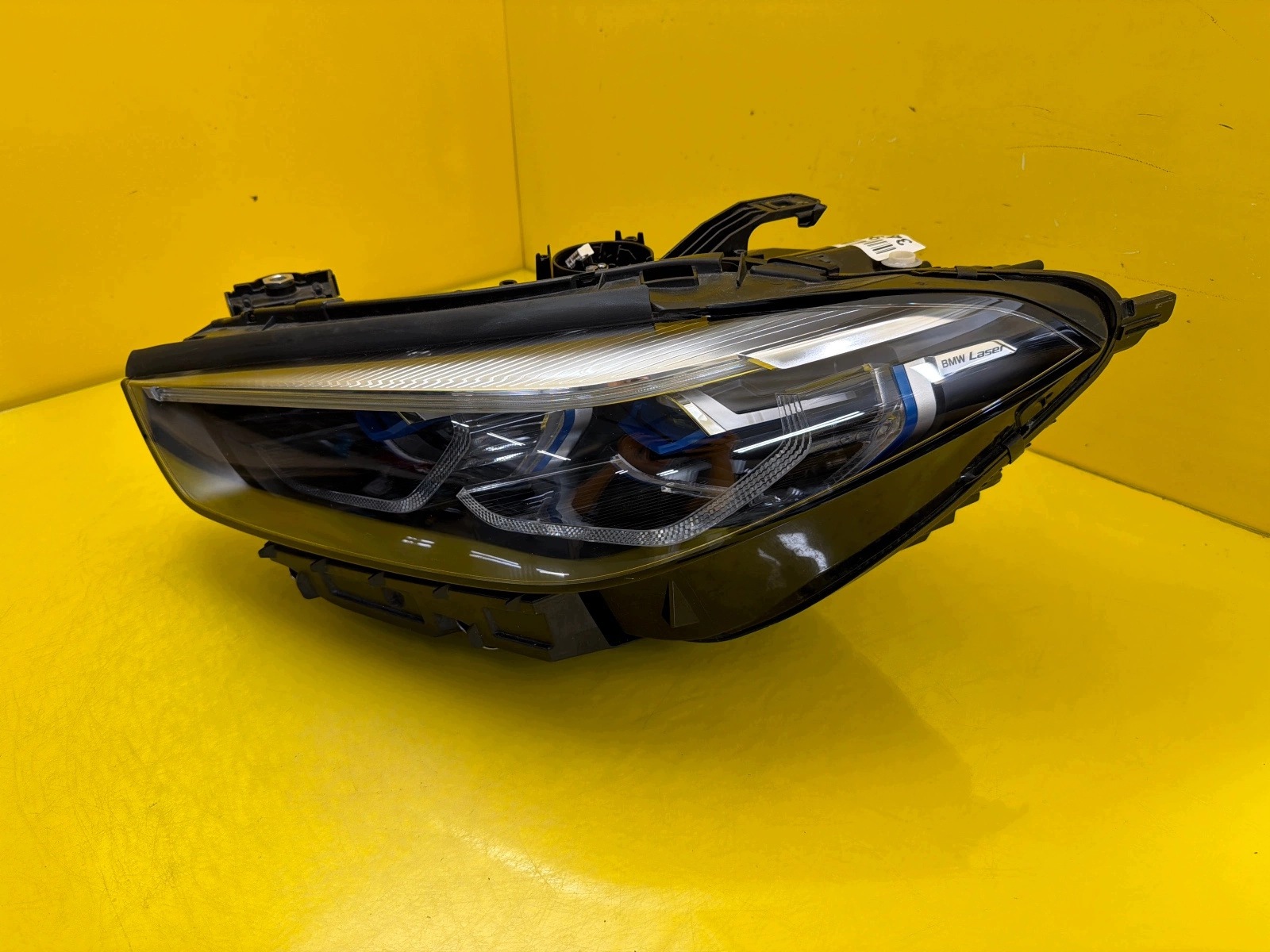 light left front BMW 8 G14 G15 Laser 5A41015-01