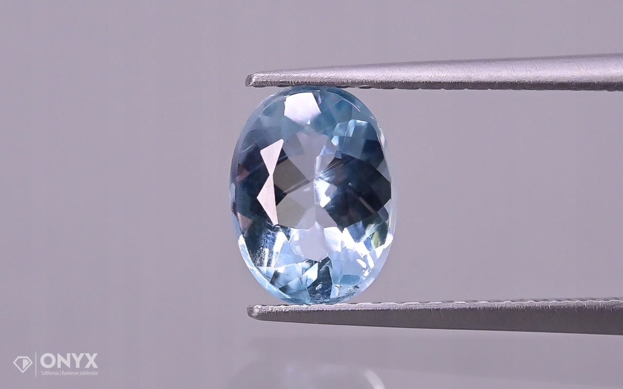 Akvamarín fazetovaný ovál 8x6 mm