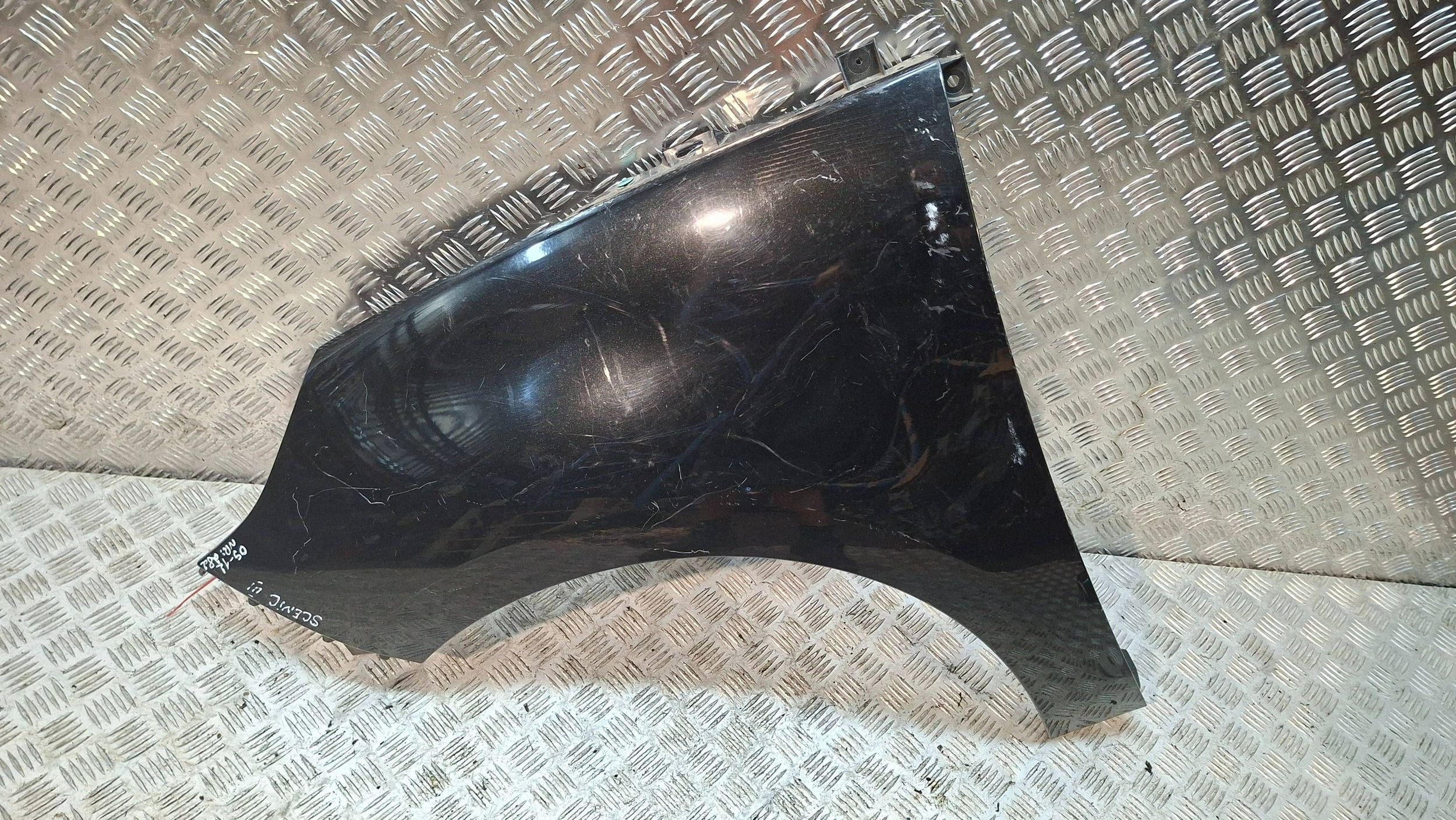 fender front left 631010010R RENAULT SCENIC III 2009-2012