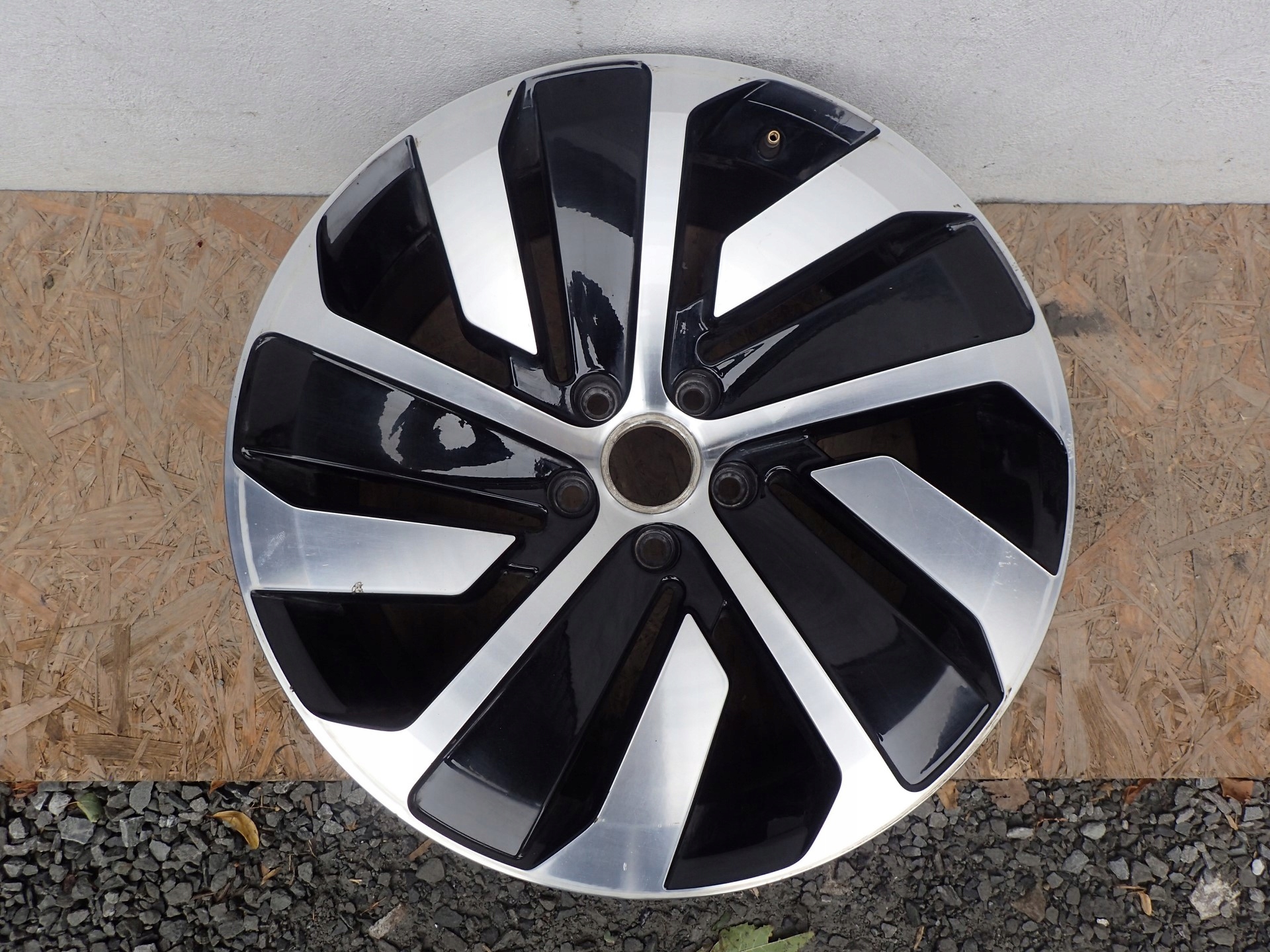 disk hliníkový VW ARTEON 19\ ET40 3G8601025P