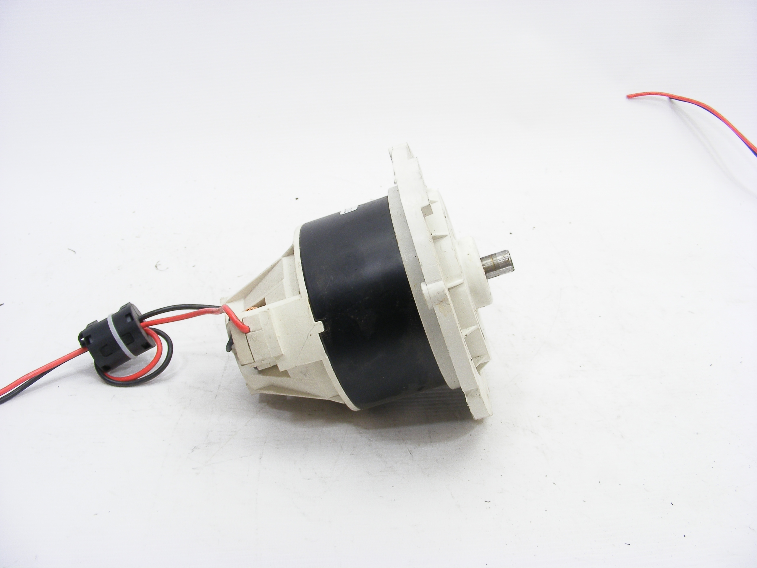 Silnik szczotkowy 36V do kosiarki DCLM603 GE-CM 36/33 Li Kod producenta 34130600 36101470A DCLM603